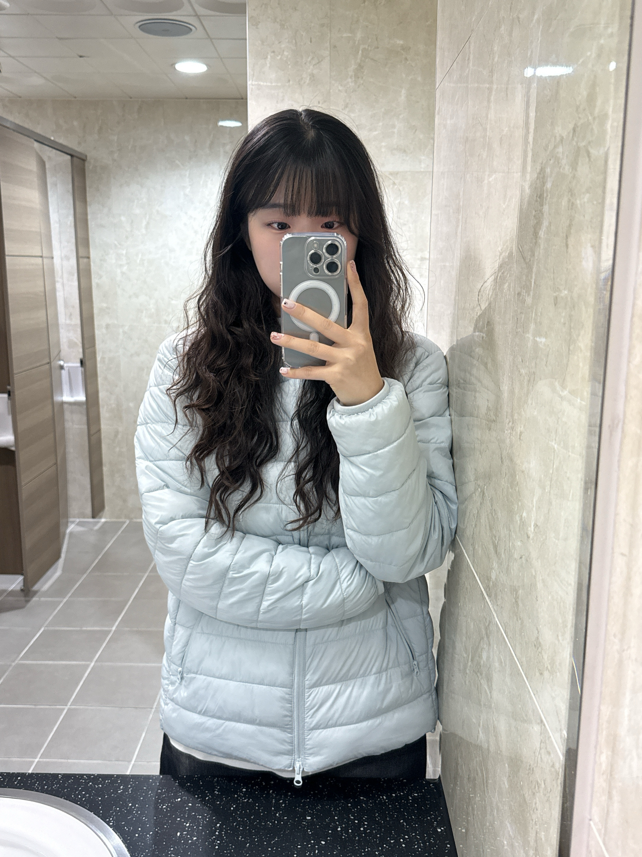 Spao Thin-Light Hooded Jacket Pale Blue 착용 스타일