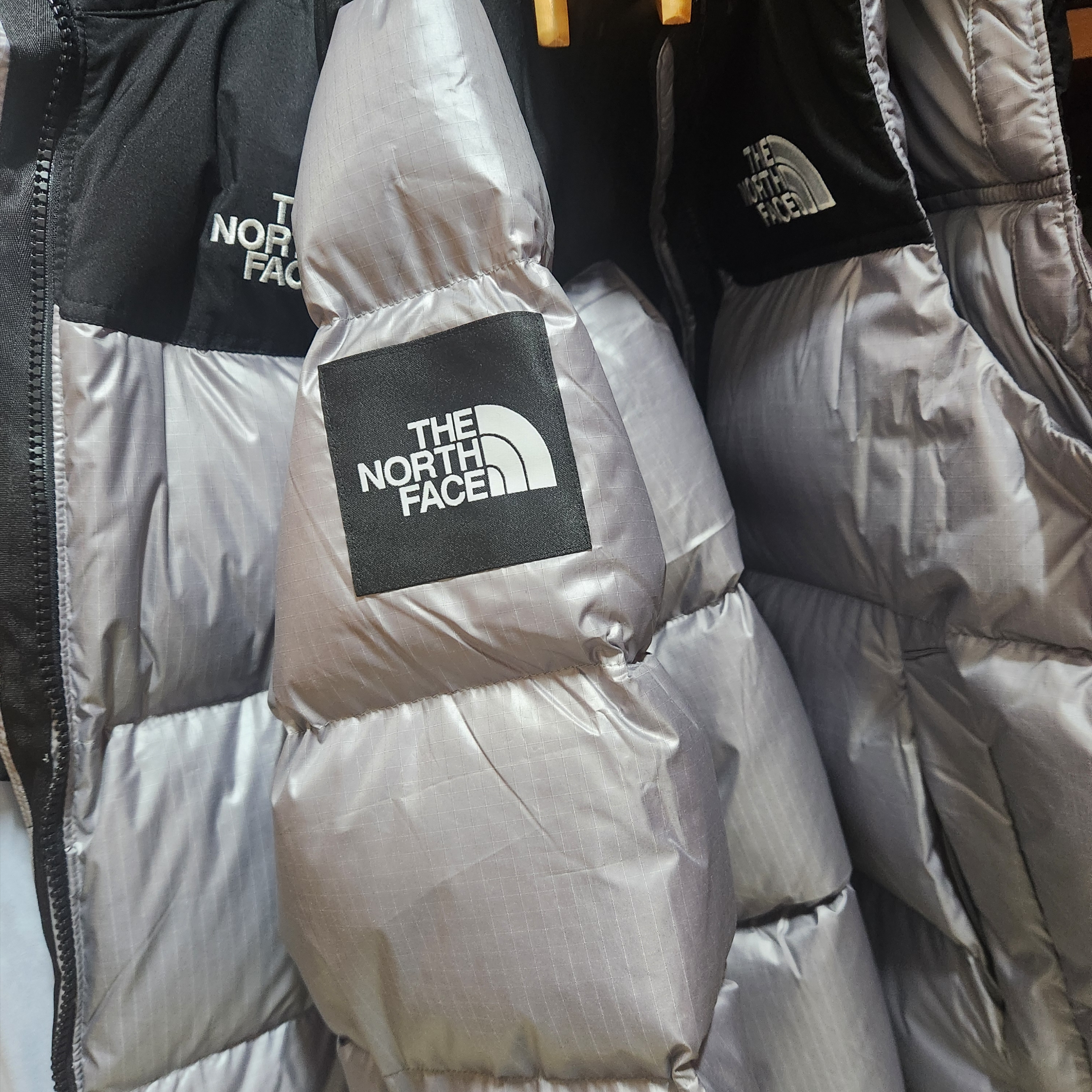 The North Face White Label Novelty Nuptse Down Jacket Heather Gray 착용 스타일
