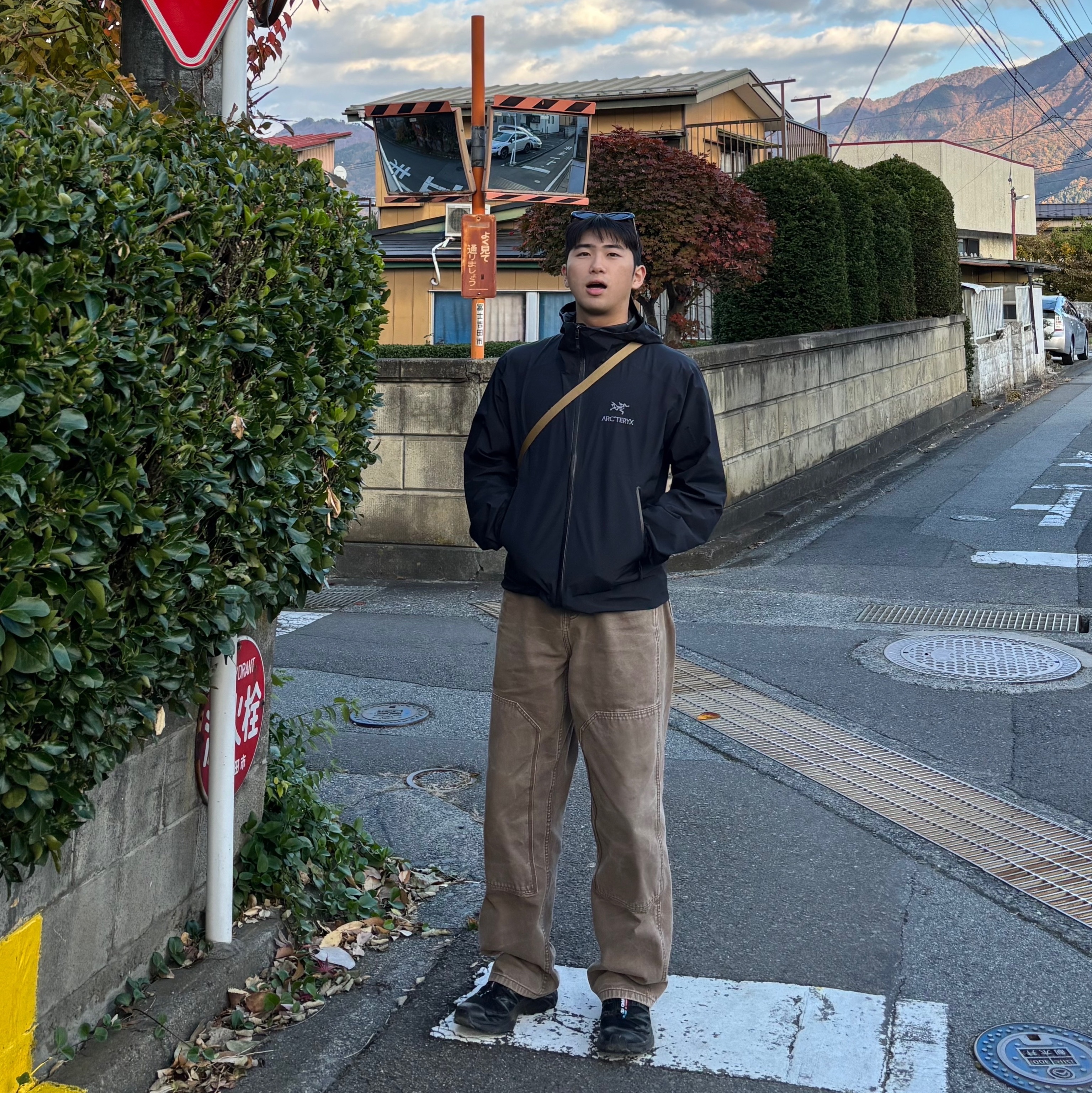 Arc'teryx Zeta SL Jacket Black, Salomon XT-6 ADV Black 착용 스타일 - 1