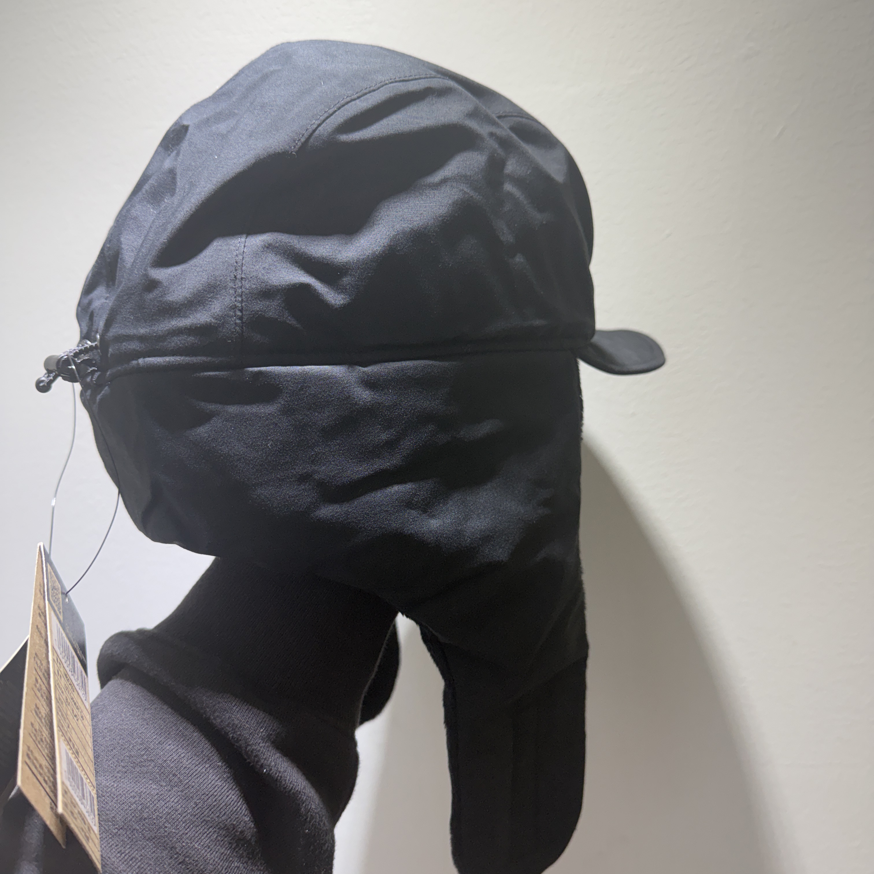 The North Face Gore-Tex Earmuff Cap Black 착용 스타일 - 3