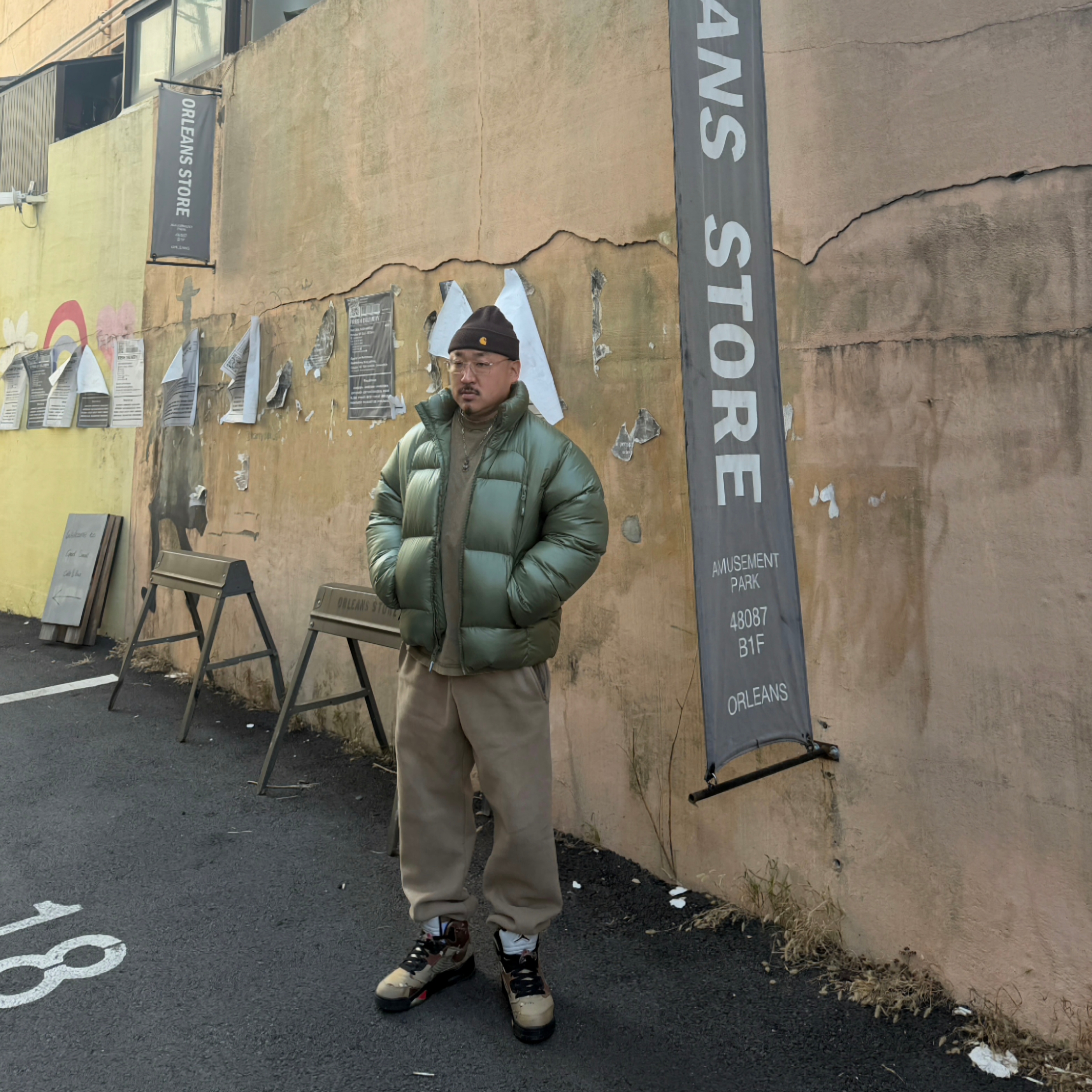 Supreme Featherweight Down Puffer Jacket Olive - 23FW 착용 스타일