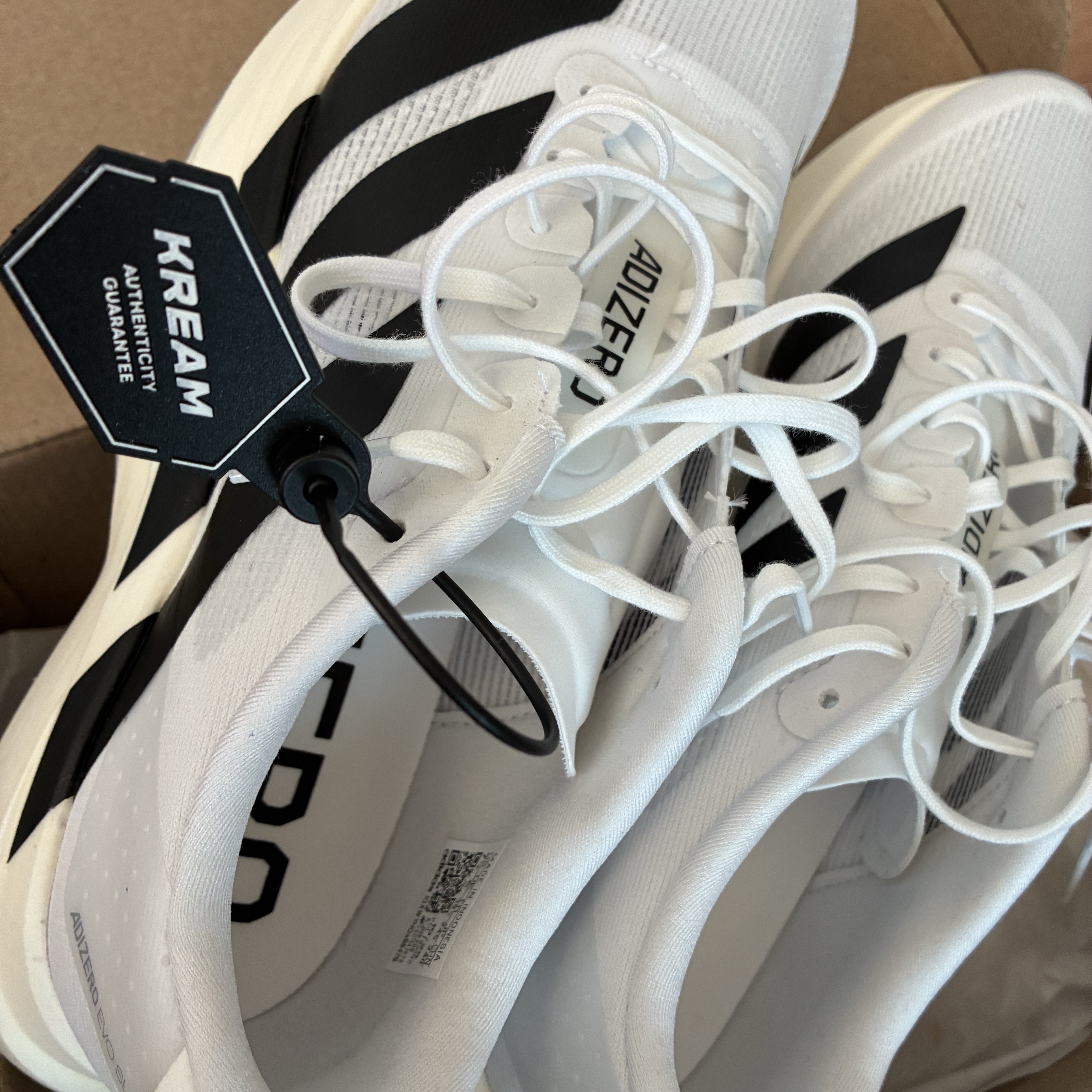 (W) Adidas Adizero EVO SL Cloud White Core Black 착용 스타일