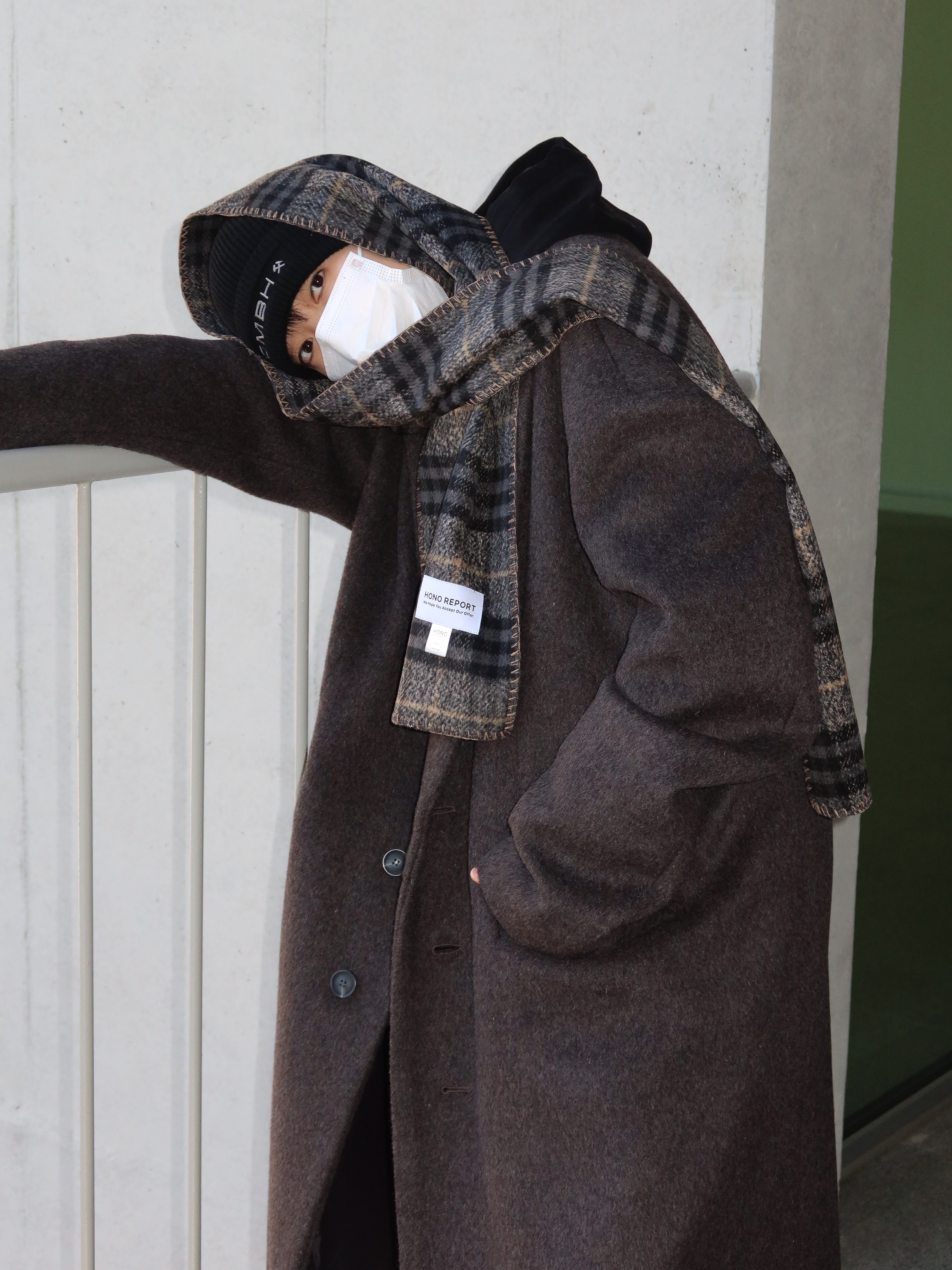 Hono Report Blanket Muffler Gray Check, Hono Report Bell Bottom Denim Pants Blue 착용 스타일 - 6