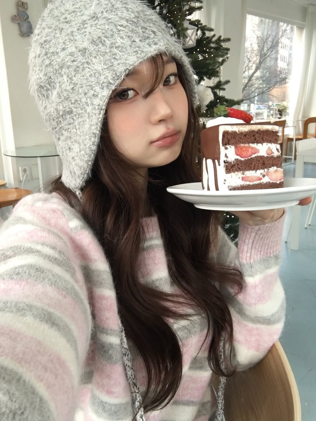 SOMSOC Fuzzy Earflab Beanie Melange Grey 착용 스타일 - 2