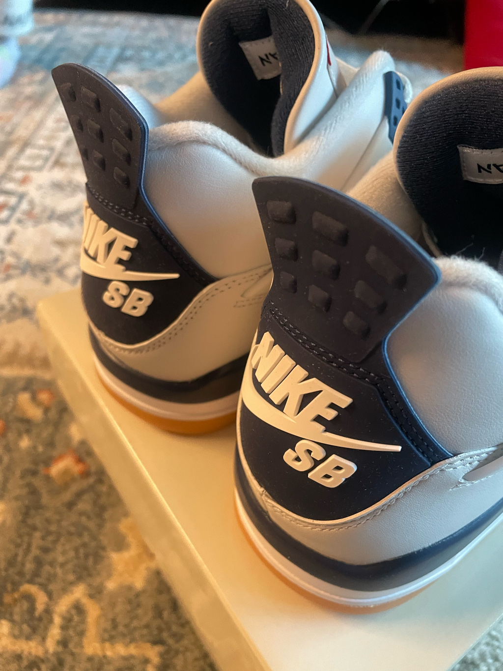 Jordan 4 x Nike SB Retro SP Navy 착용 스타일 - 7
