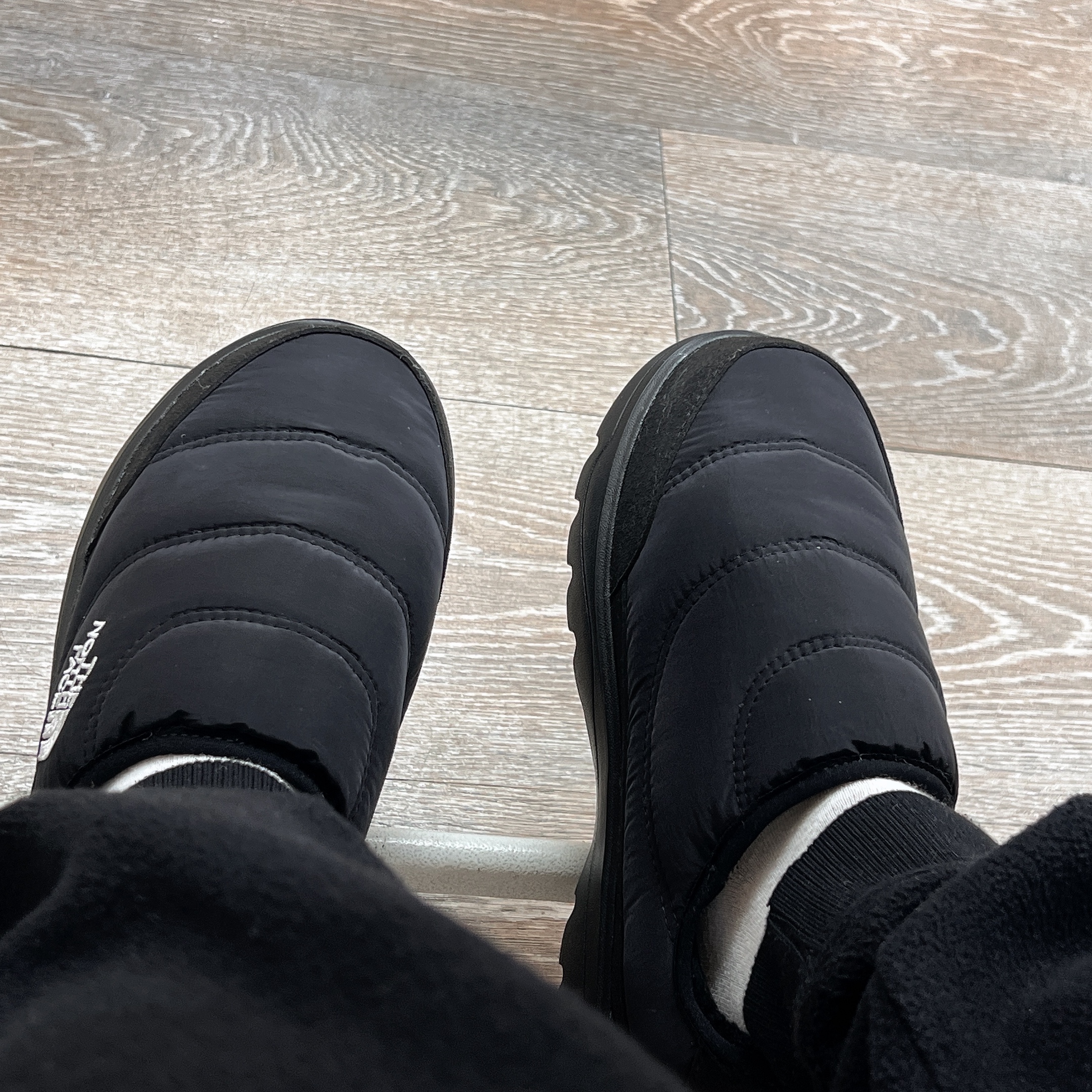 The North Face Dome Slip On Black - 25FW 착용 스타일