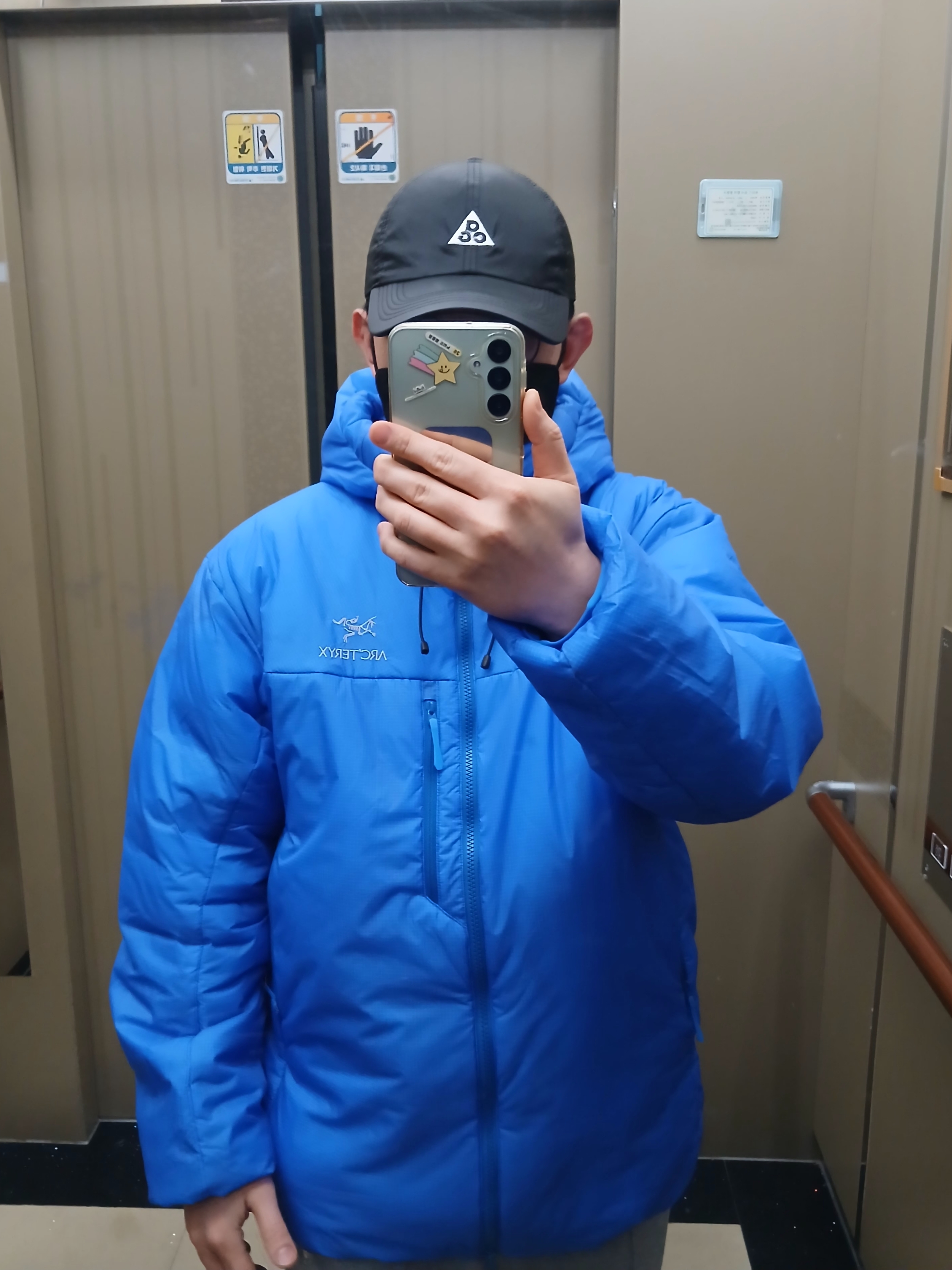 Nike ACG Trail Cap Black, UGG x Palace Tasman Slipper Black Camo 착용 스타일 - 8