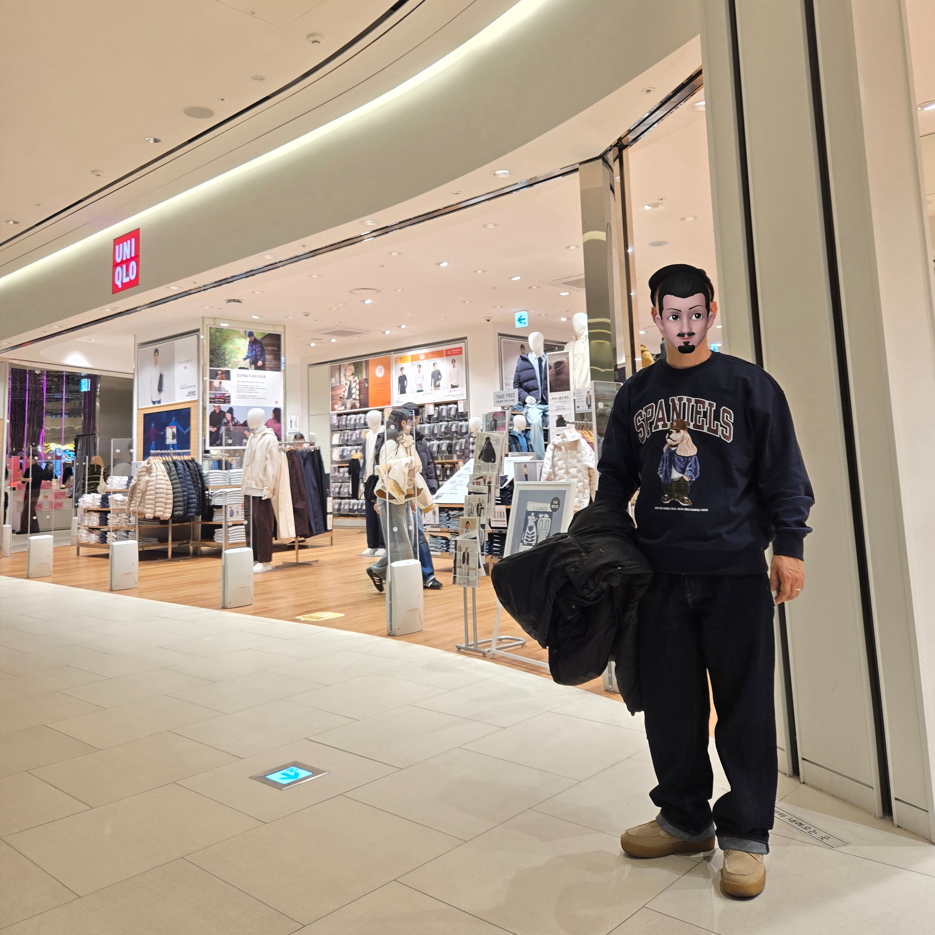 Uniqlo x JW Anderson Straight Jean Blue - KR, Romantic Move Othello Moccasin SU Warm Yellow 착용 스타일 - 1
