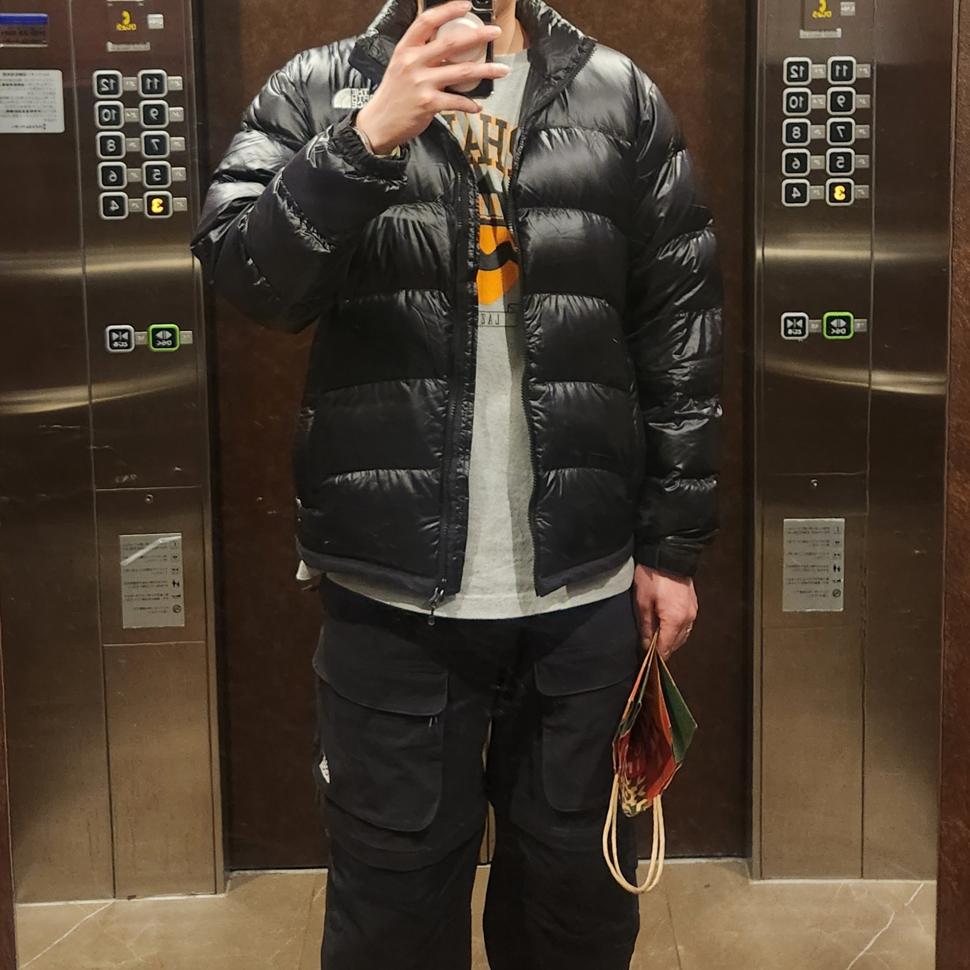 The North Face Zip-in-Zip Aconcagua Jacket Black - 24FW, Nike ACG Smith Summit Zip Cargo Pants Black Anthracite - Asia 착용 스타일