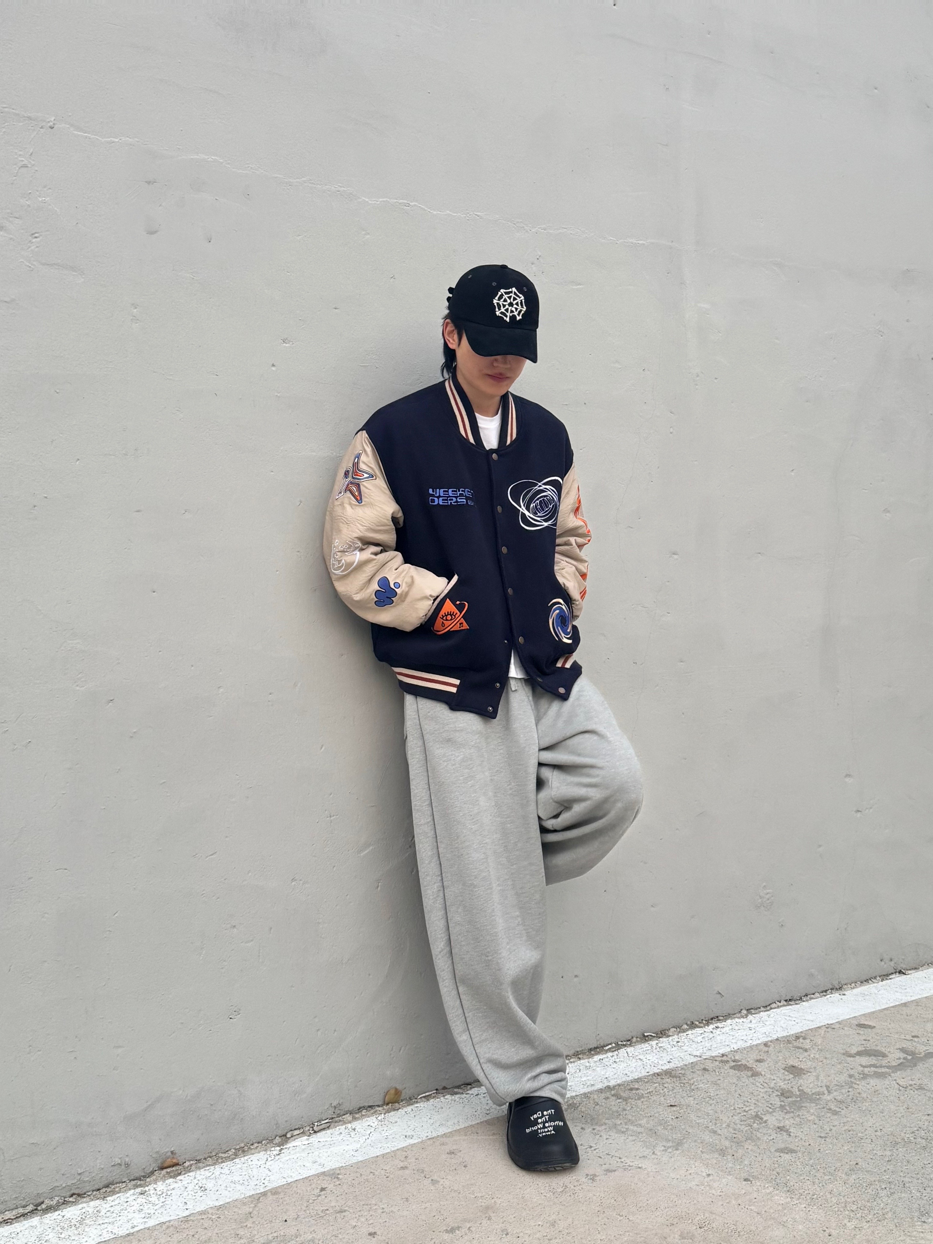 MJD Everyday Heavy Sweat Baggy Pants Melange Grey, Oofos x Takahiromiyashita The Soloist The Day The Whole World Went Away Clog Black 착용 스타일 - 2