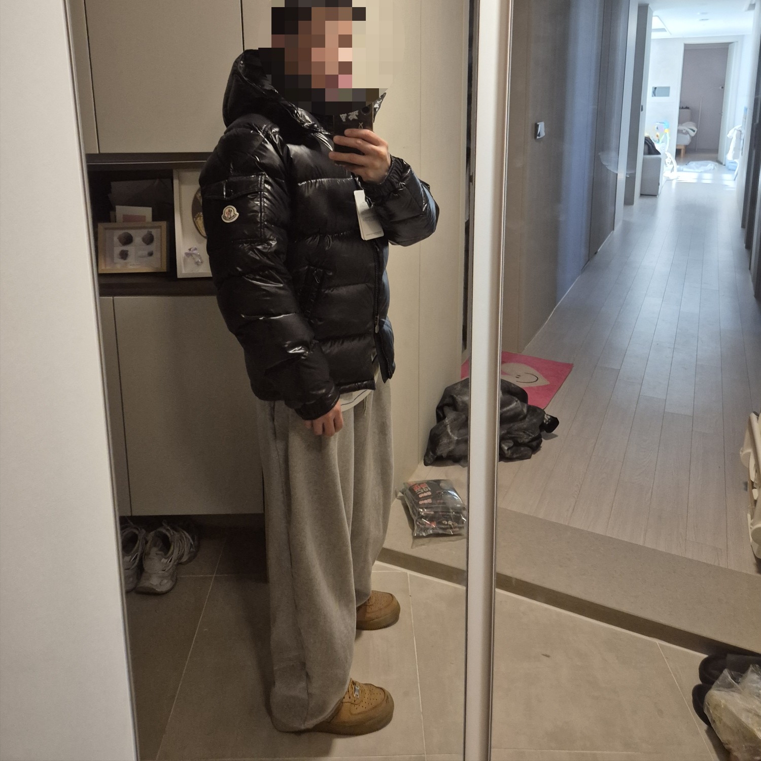 Moncler Maya Hooded Short Down Jacket Black - 25FW 착용 스타일 - 1