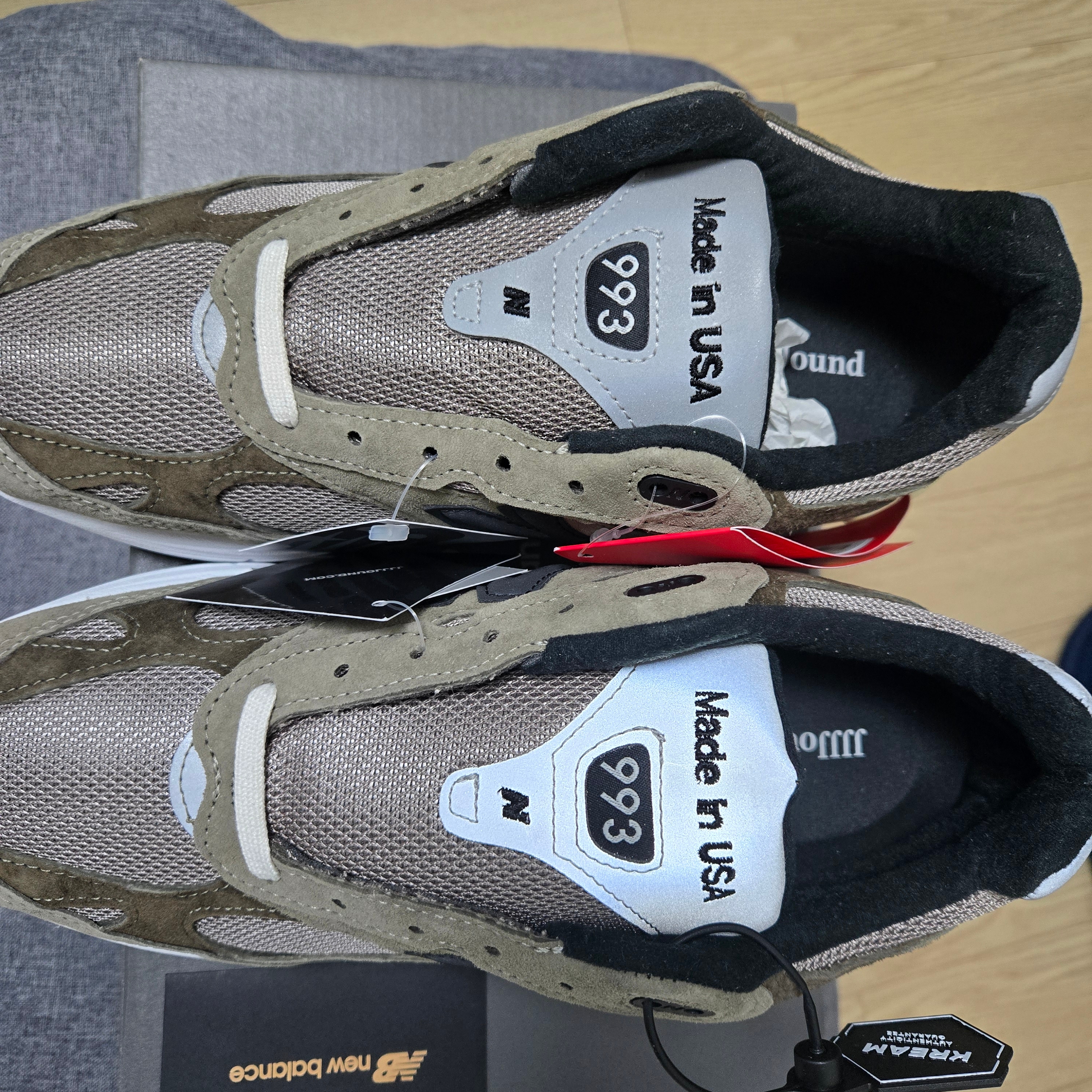 New Balance x JJJJound 993 Made in USA Mushroom White 착용 스타일 - 3
