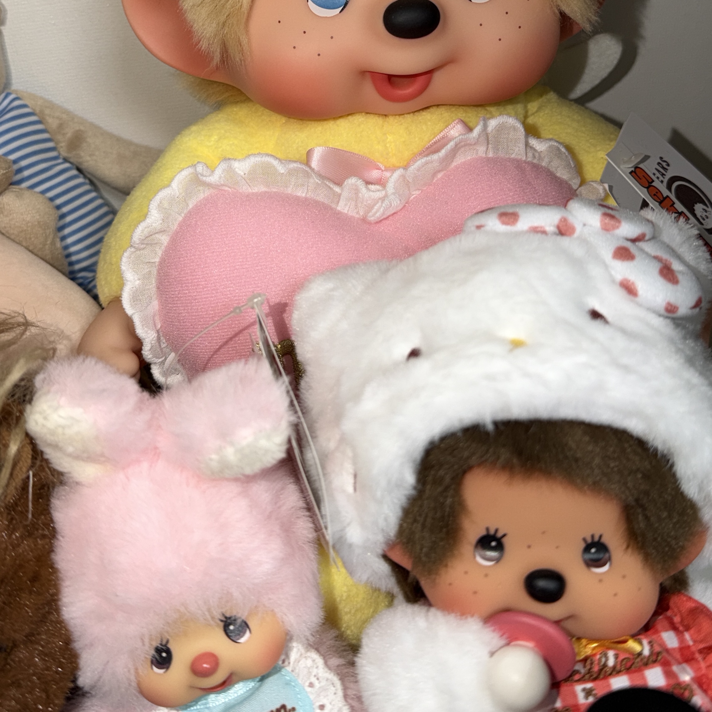 Monchhichi x Hello Kitty Gingham Check S Doll 착용 스타일
