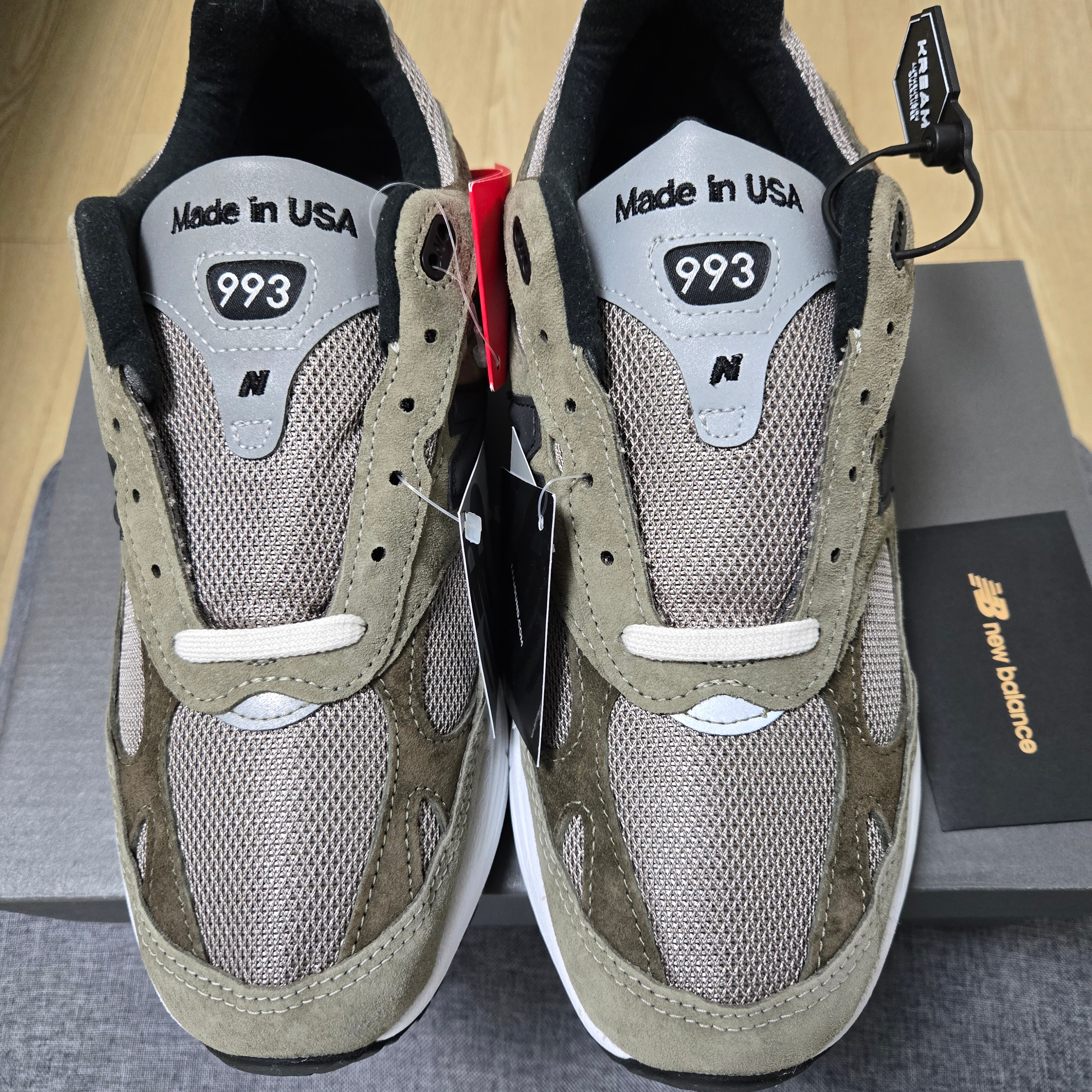 New Balance x JJJJound 993 Made in USA Mushroom White 착용 스타일 - 2