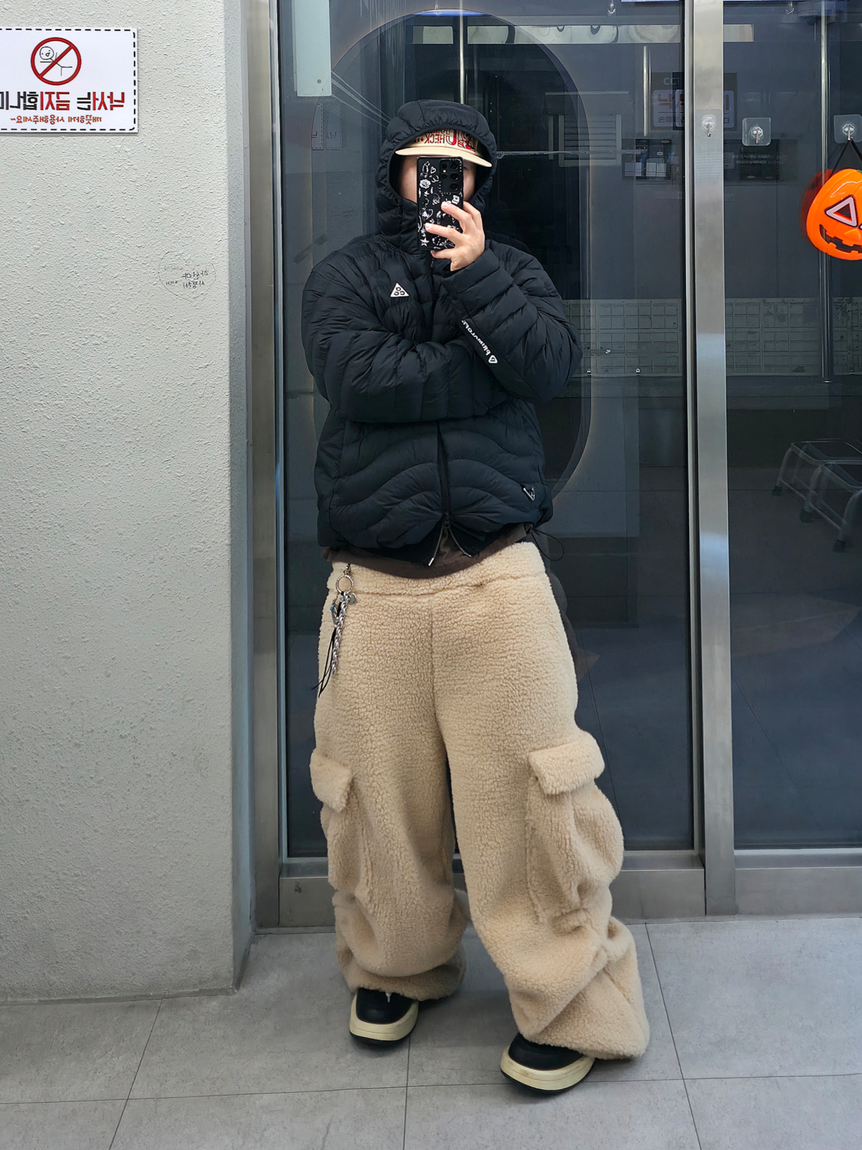 Nike ACG Lava Flow Therma-Fit ADV Jacket Black Summit White - Asia, Converse x Drkshdw Turbowpn Black Cream 착용 스타일 - 5