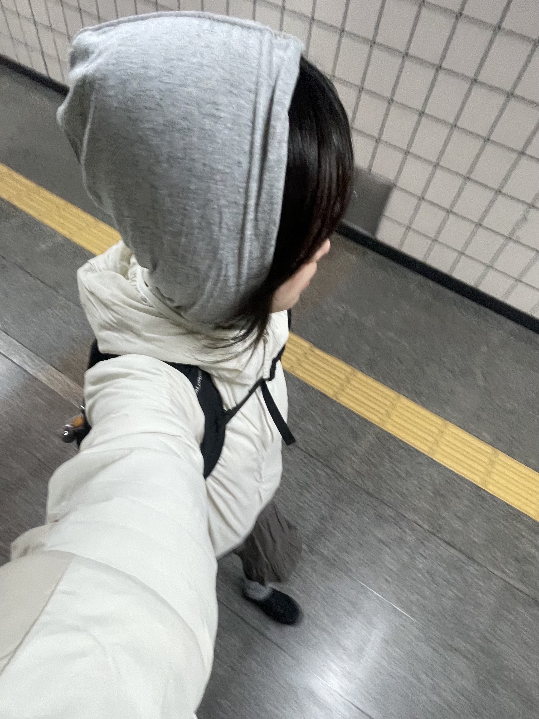 On Running x Post Archive Faction (Paf) Cloudventure Peak All Black 착용 스타일