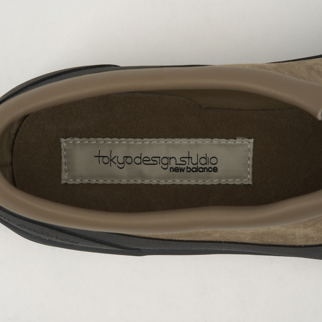 뉴발란스 x 도쿄 디자인 스튜디오 MT10T 로우 레더 블랙 시멘트(New Balance x Tokyo Design Studio MT10T Raw Leather Black Cement) - 8