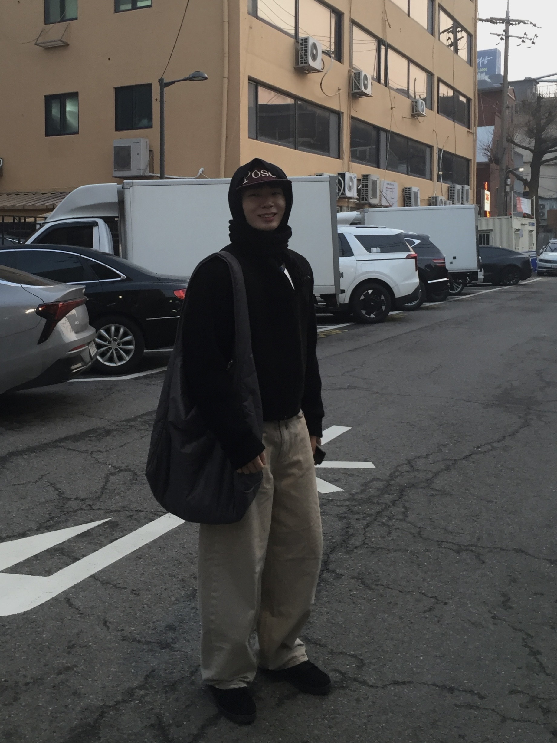 noun Wide Curved Denim Pants Sand Beige 착용 스타일 - 4