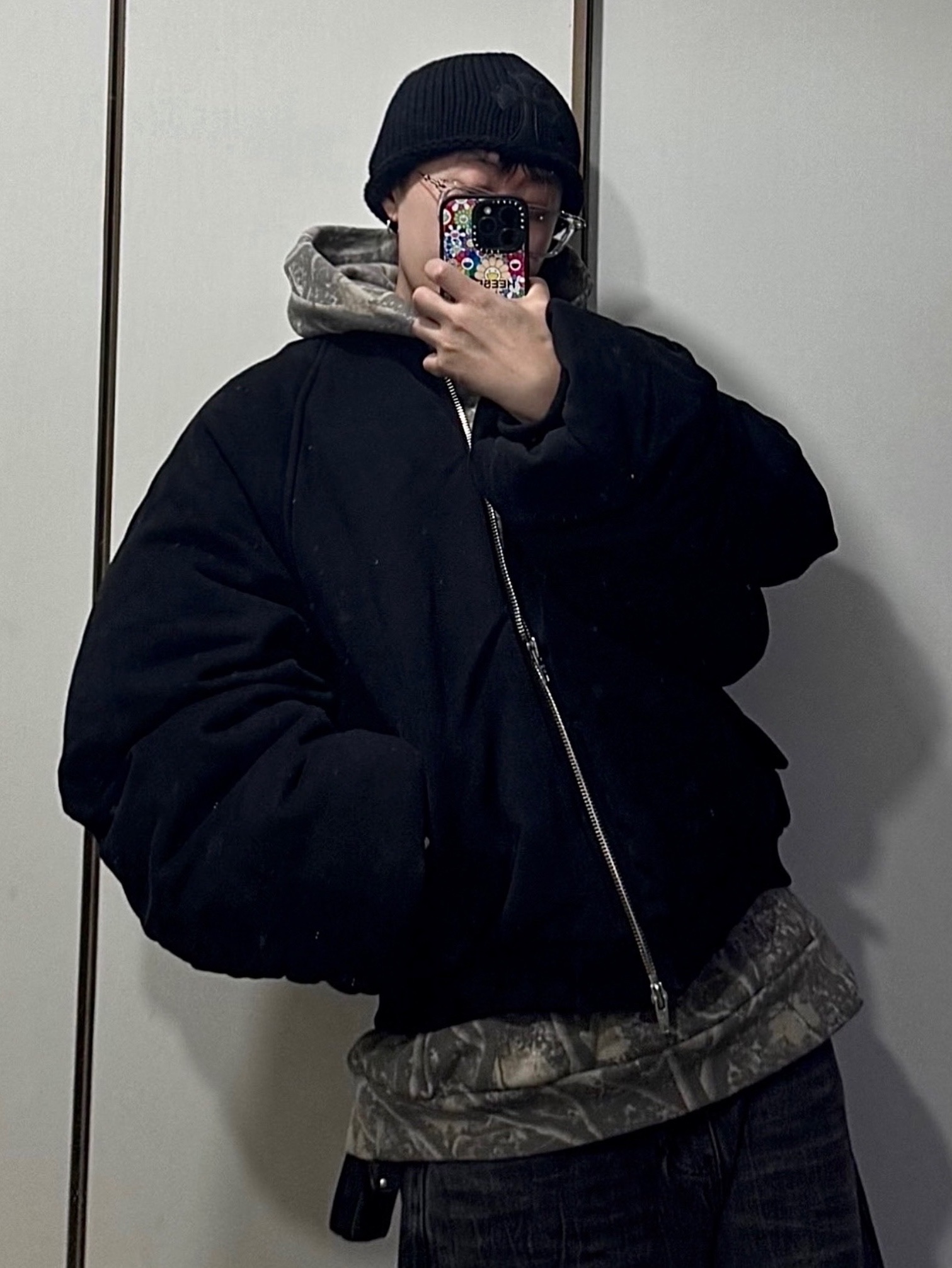 Farfromwhat Far Oversized Bomber Black, Chrome Hearts Cross Leather Patch Cotton Beanie Black 착용 스타일