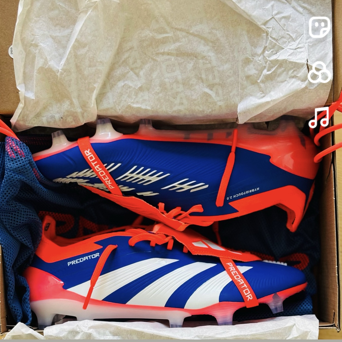 Adidas Predator Elite Foldover Tongue FG Lucid Blue Cloud White Solar Red 착용 스타일