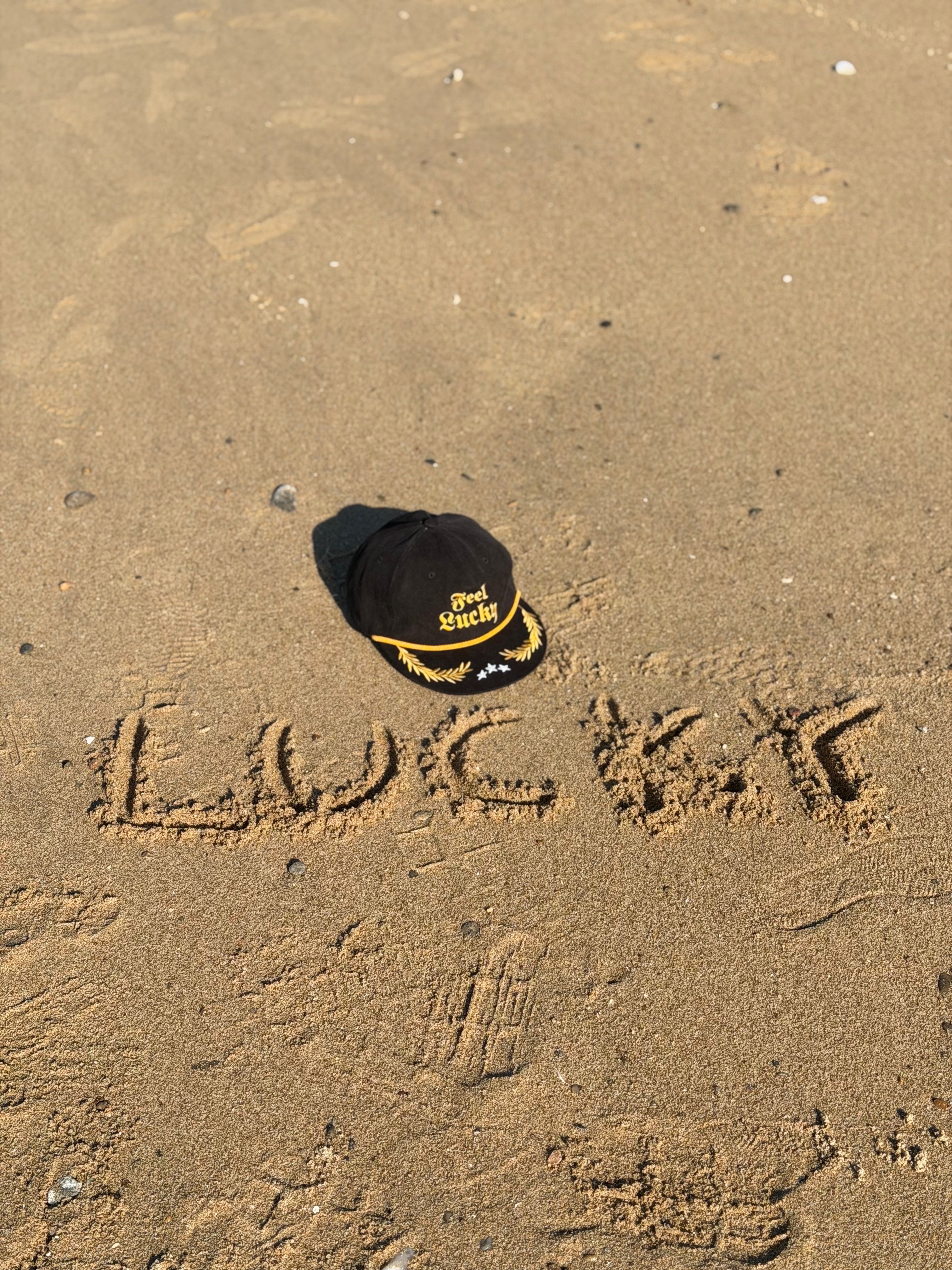 Balenciaga Cargo Sneakers White Grey 착용 스타일 - 6