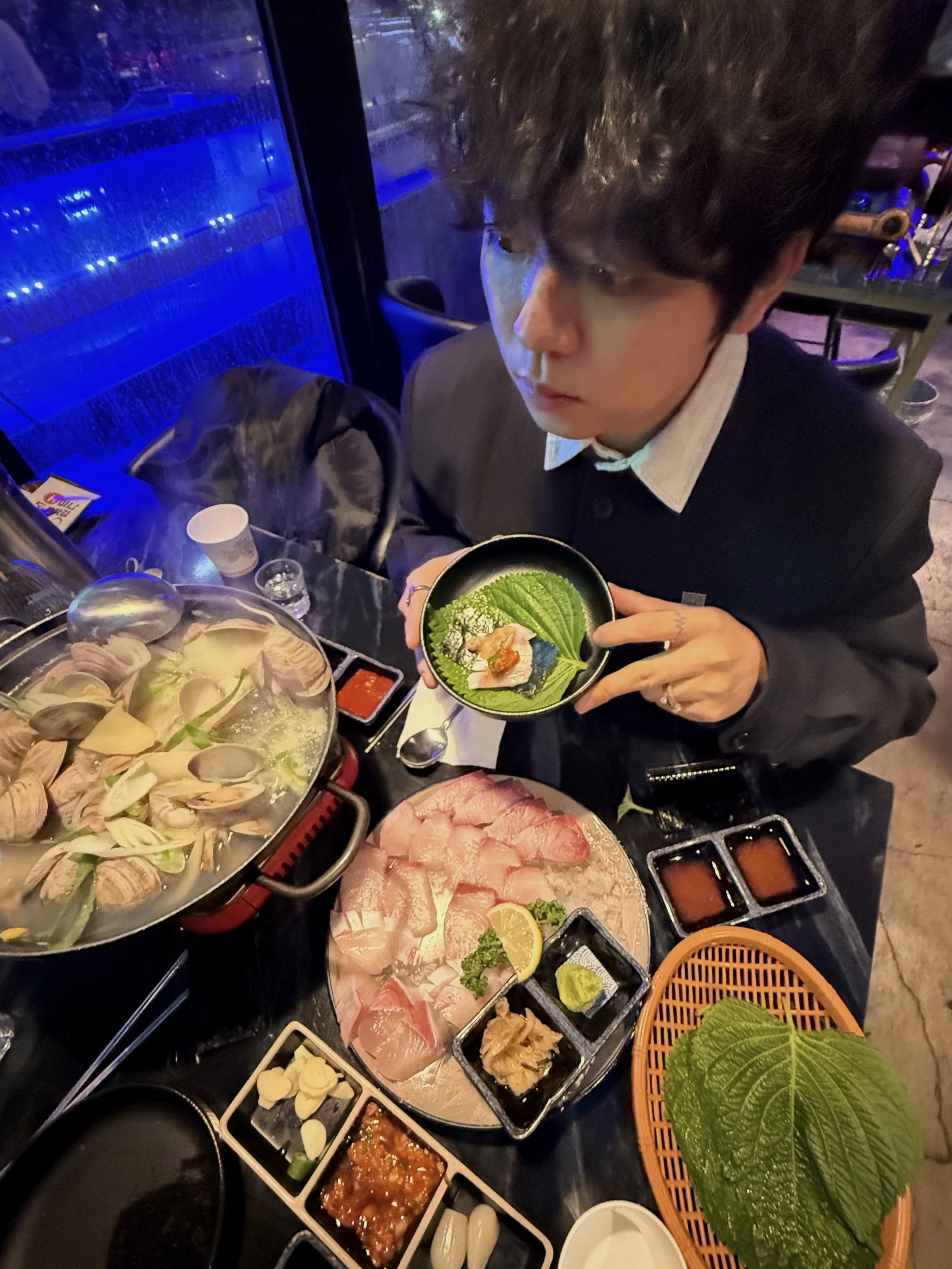 Dr. Martens x Rick Owens 1460 Quad Sole Mega Lace Boots Black, Nonnod Tweed Long Coat 착용 스타일 - 3