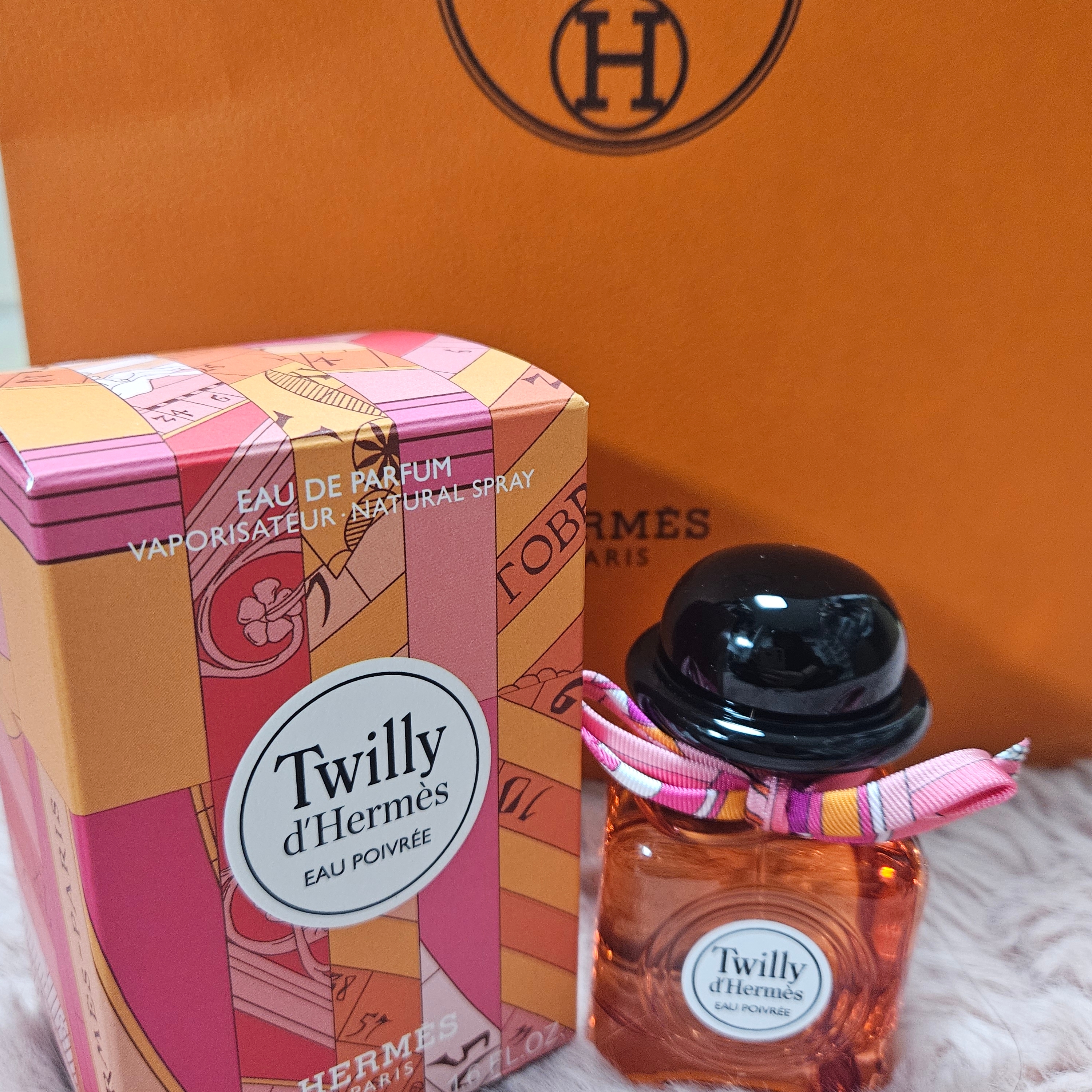 Hermes Twilly d’Hermes Eau Poivree Eau de Parfum 50ml 착용 스타일 - 1