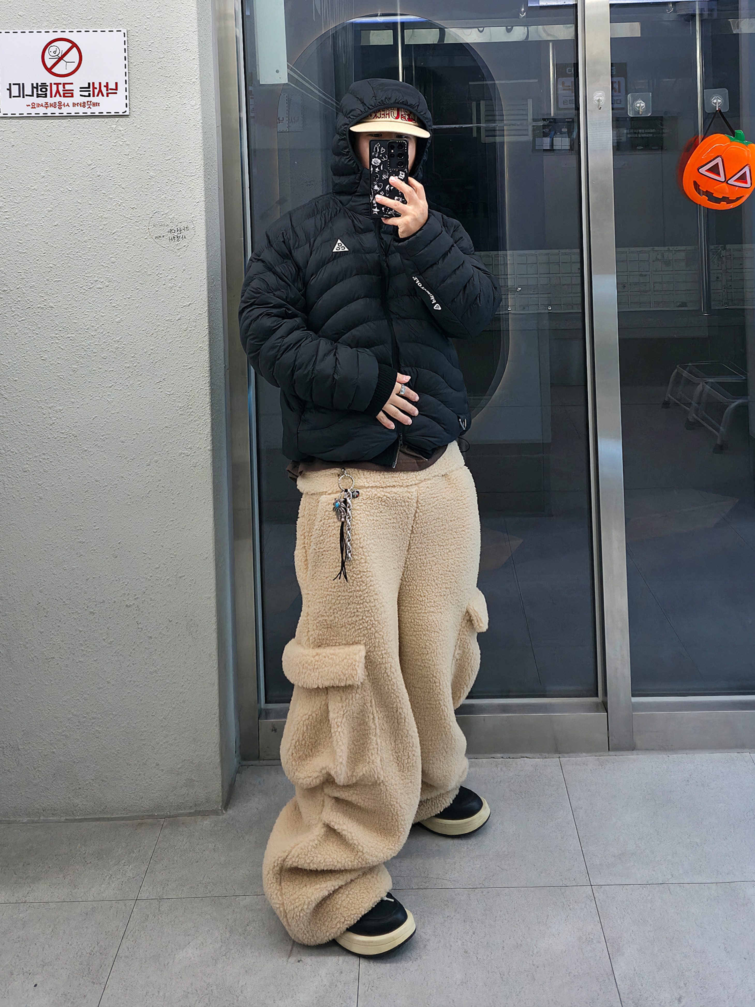 Nike ACG Lava Flow Therma-Fit ADV Jacket Black Summit White - Asia, Converse x Drkshdw Turbowpn Black Cream 착용 스타일 - 4