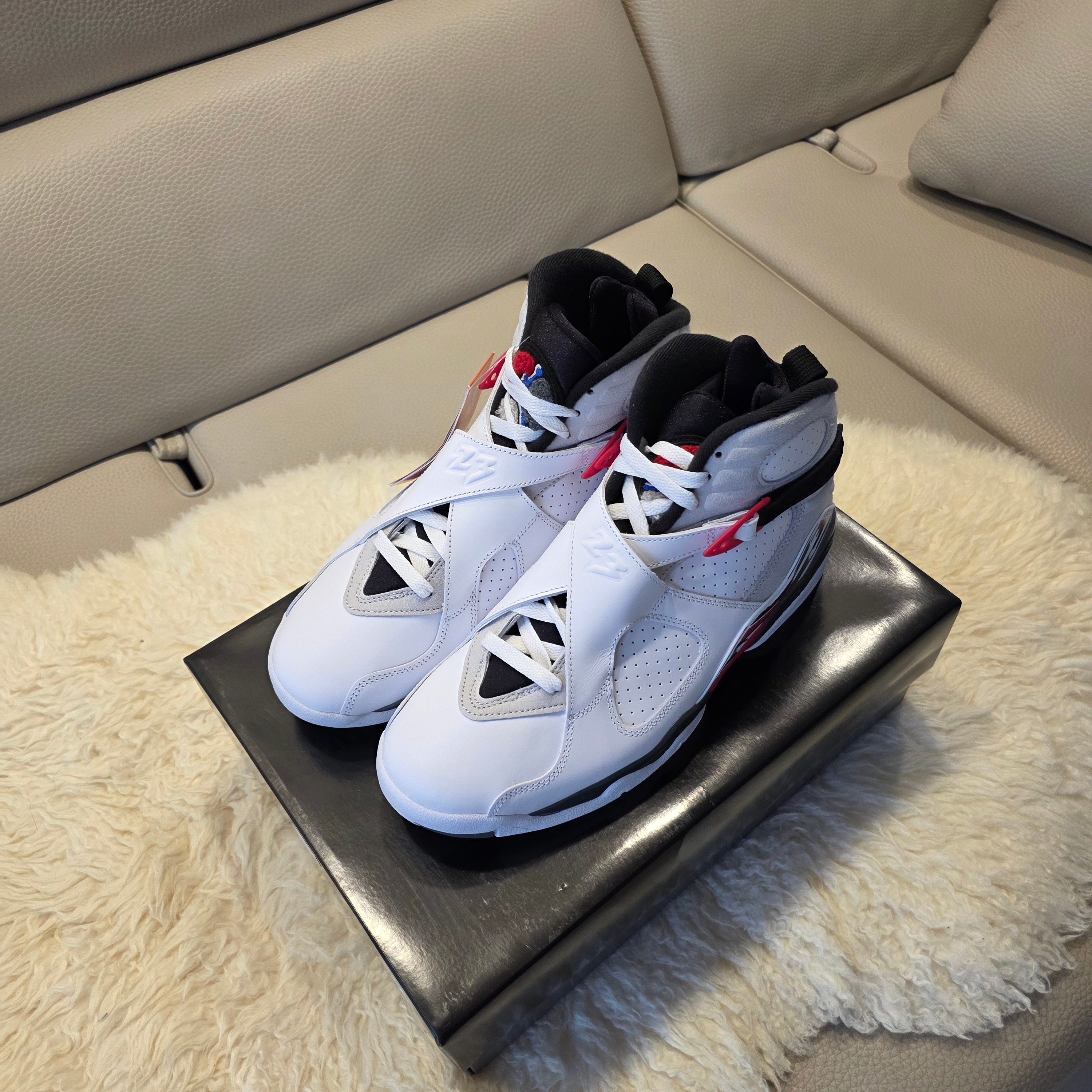 Jordan 8 Retro Bugs Bunny 2025 착용 스타일 - 2