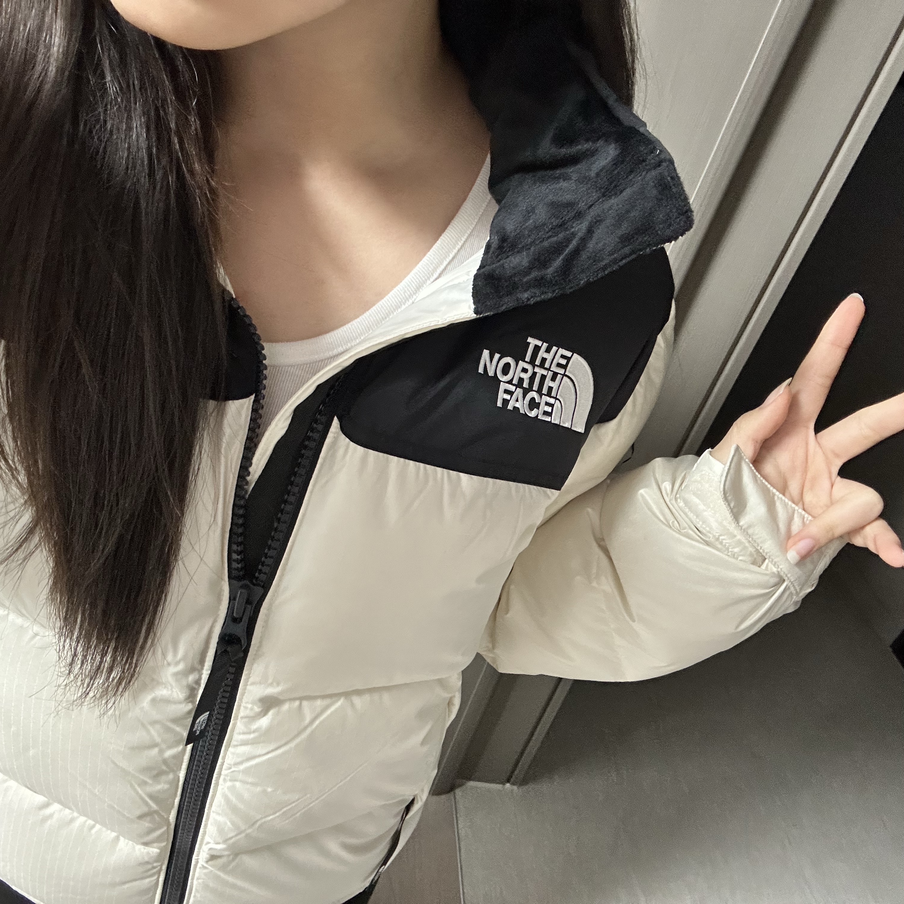 The North Face White Label Novelty Nuptse Down Jacket Cream 착용 스타일 - 1