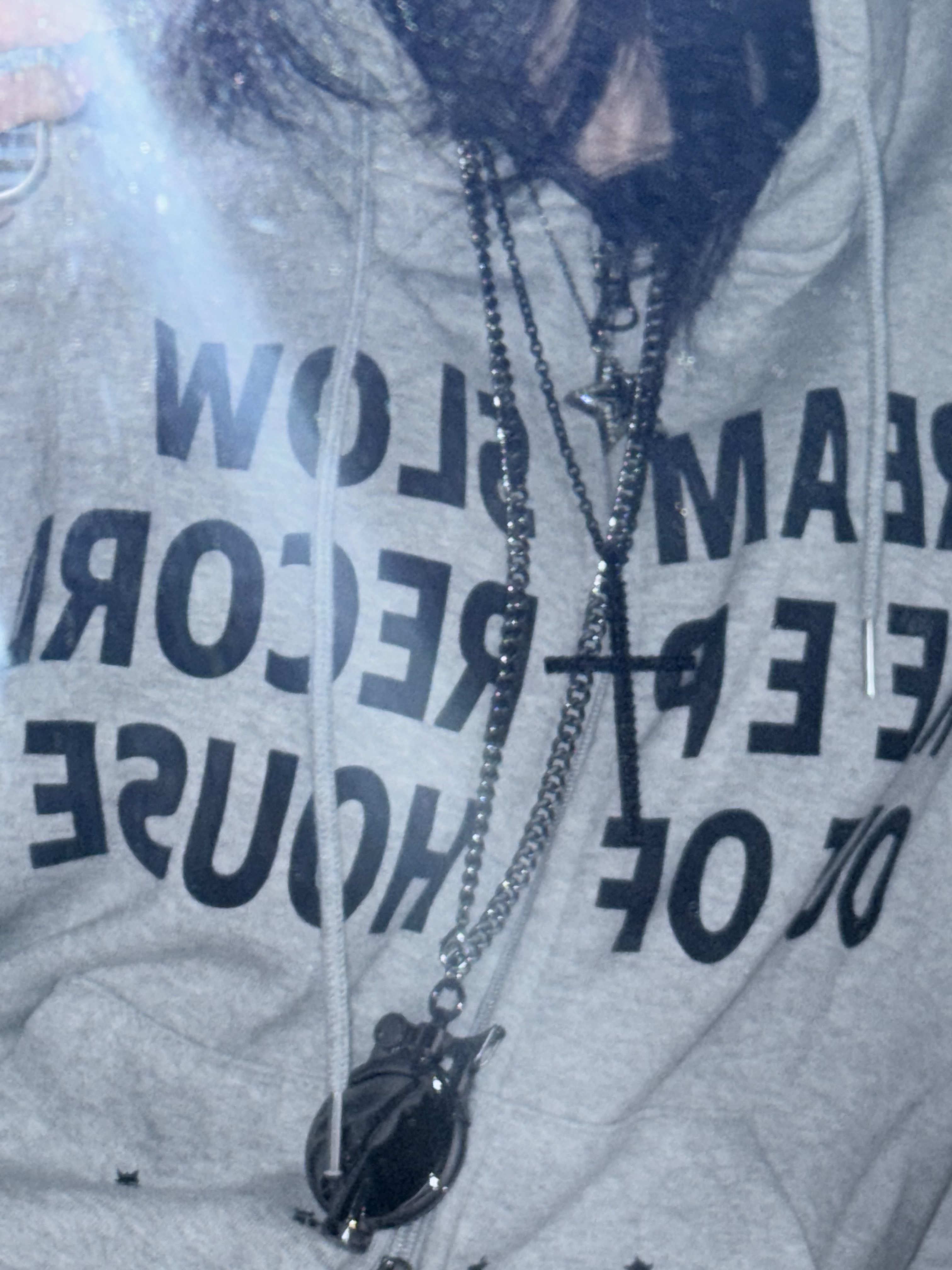 SLOW RECORD HOUSE Typo Star Hood Zip-Up Grey 착용 스타일 - 4