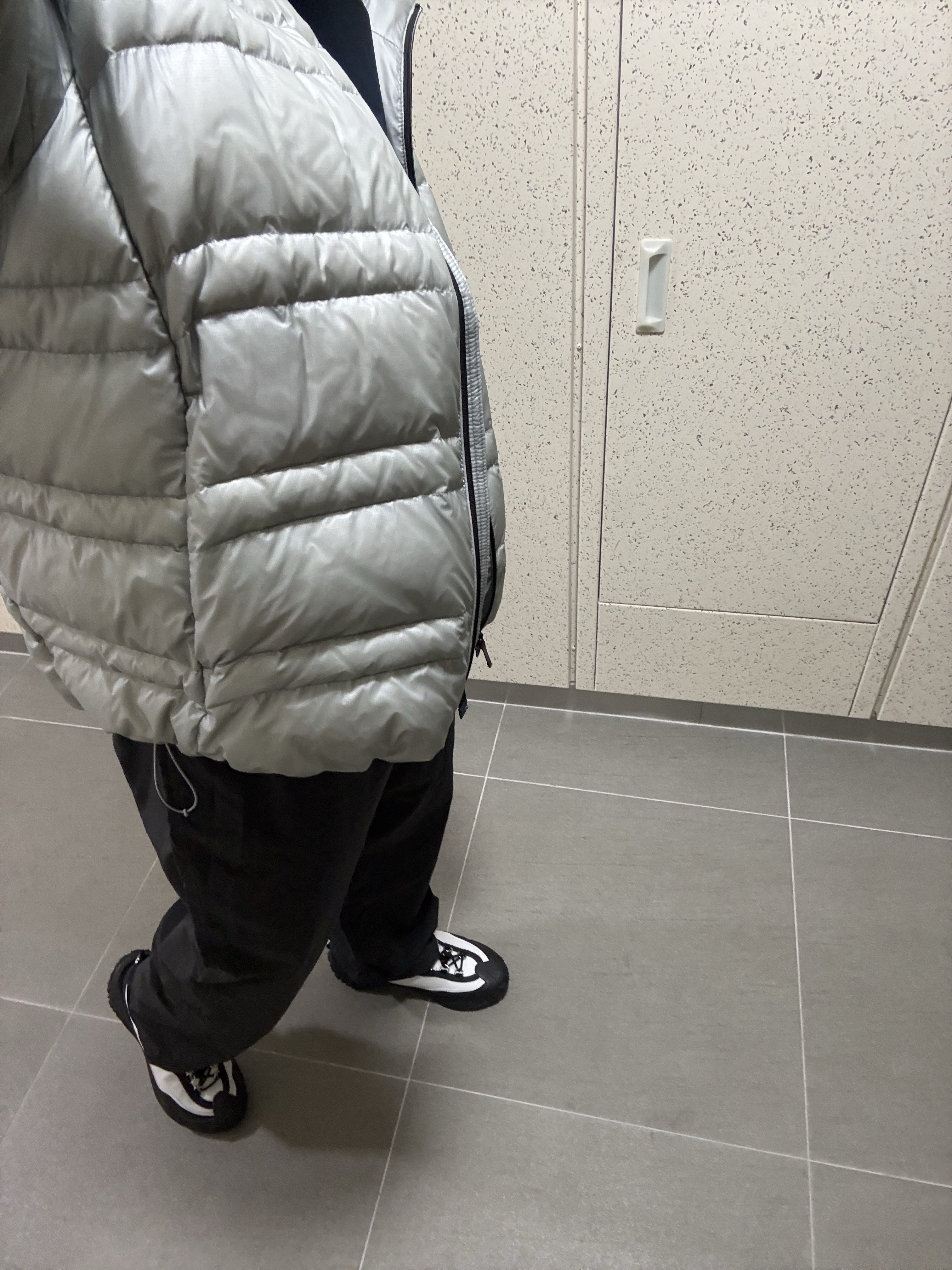 Nike x Comme des Garcons Homme Plus ACG Mountain Fly 2 Low Black White 착용 스타일 - 2