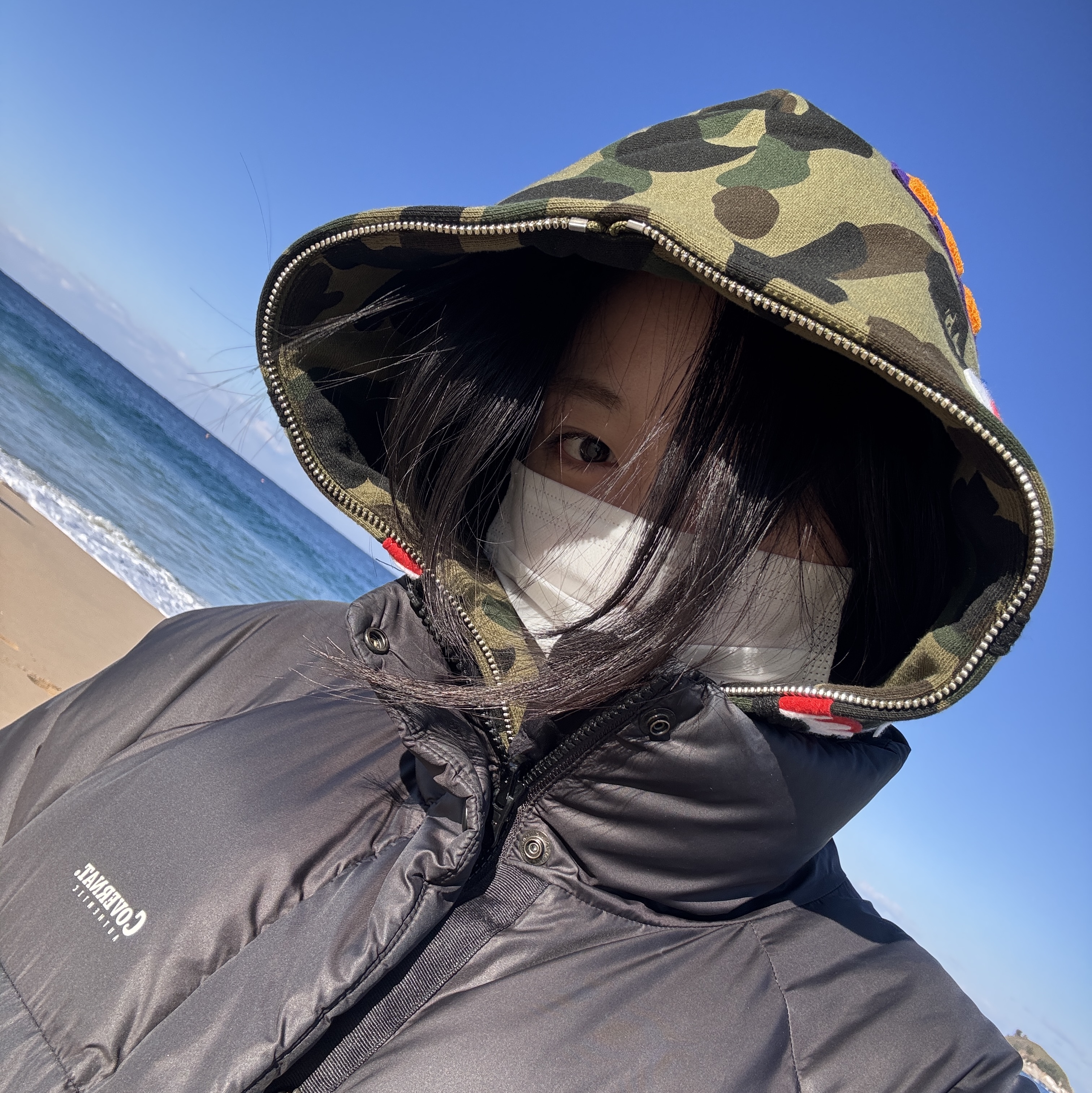 BAPE 1st Camo Shark Full Zip Hoodie Army Green 착용 스타일 - 2