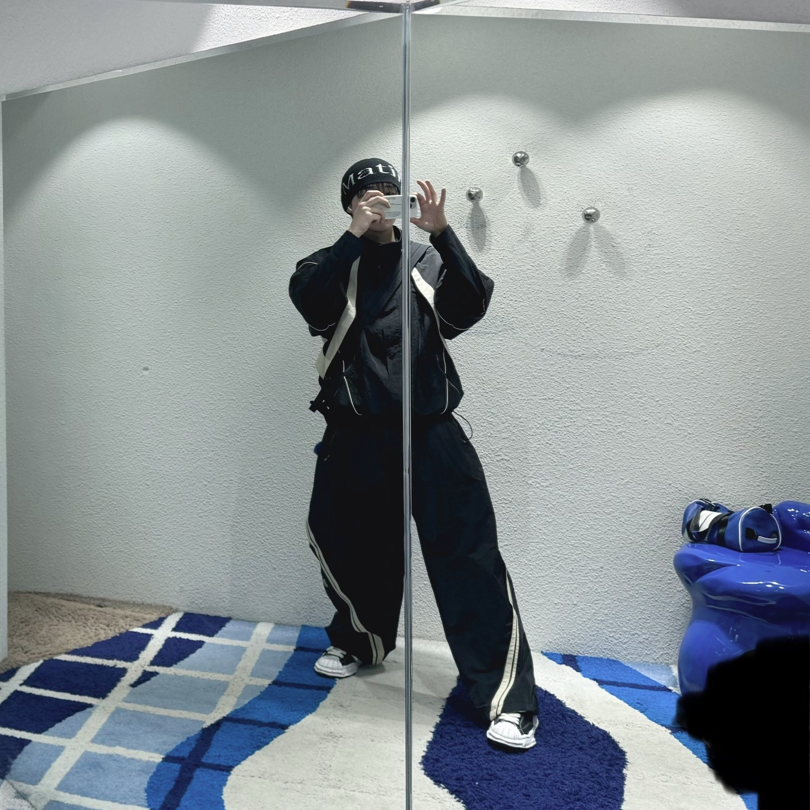 Ader Error Bashar Trousers Noir, Maison Mihara Yasuhiro Blakey OG Sole Canvas Low-top Sneakers Black White 착용 스타일