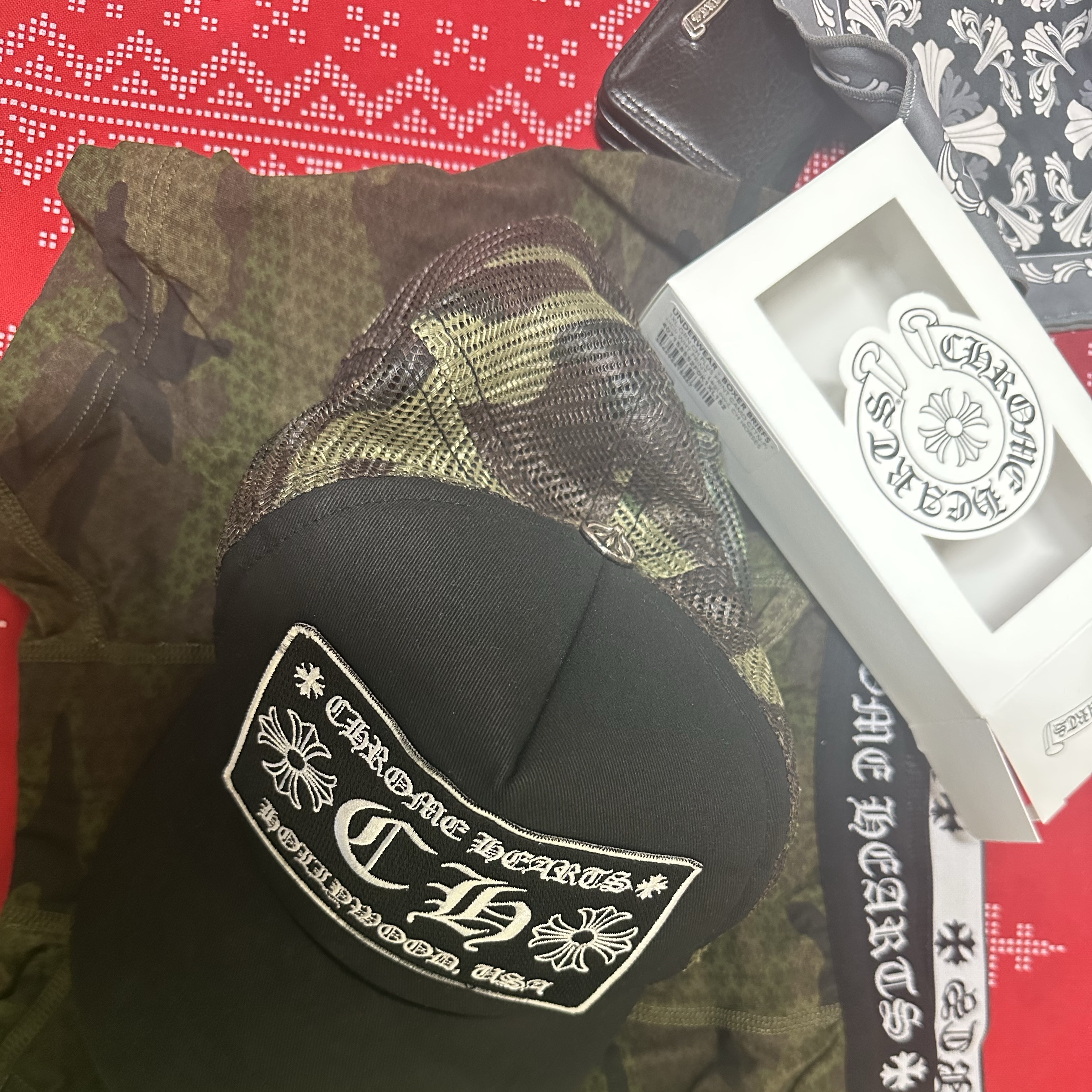 Chrome Hearts Boxer Brief Camo, Chrome Hearts CH Hollywood Trucker Hat Black Camo 착용 스타일