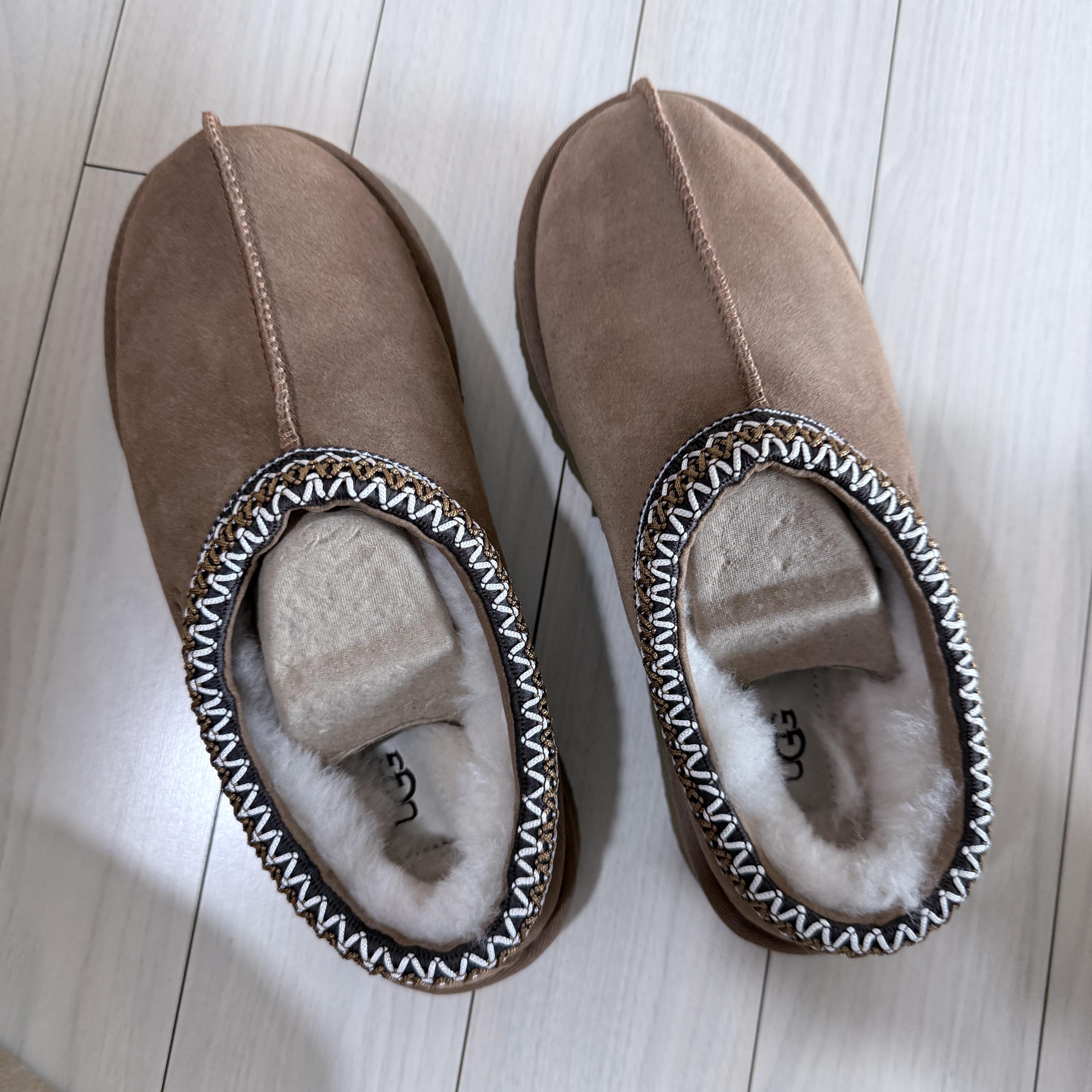 (W) UGG Tasman II Chestnut 착용 스타일