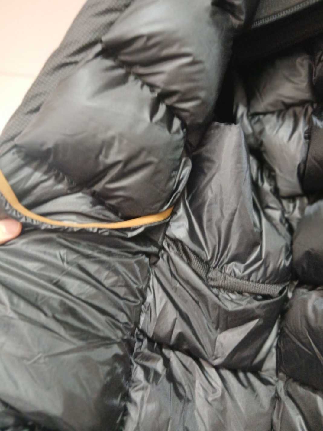 Arc'teryx Alpha Lightweight Parka Black, Arc'teryx Alpha Lightweight Parka Black 착용 스타일 - 7