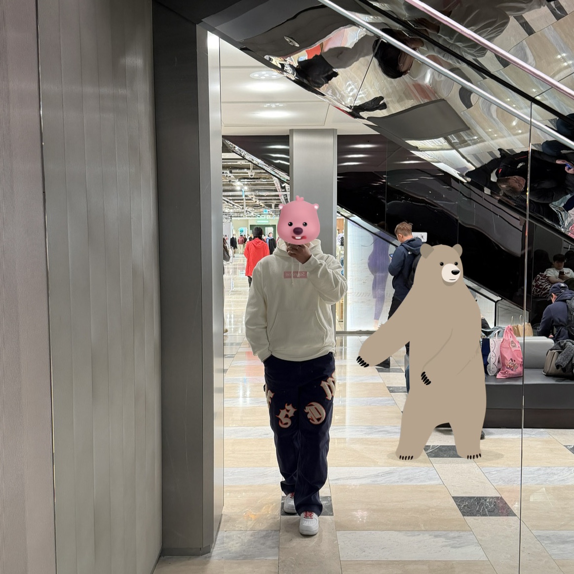 Supreme Box Logo Hooded Sweatshirt White - 25FW, Supreme Old English Canvas Double Knee Painter Pant Navy - 25SS 착용 스타일
