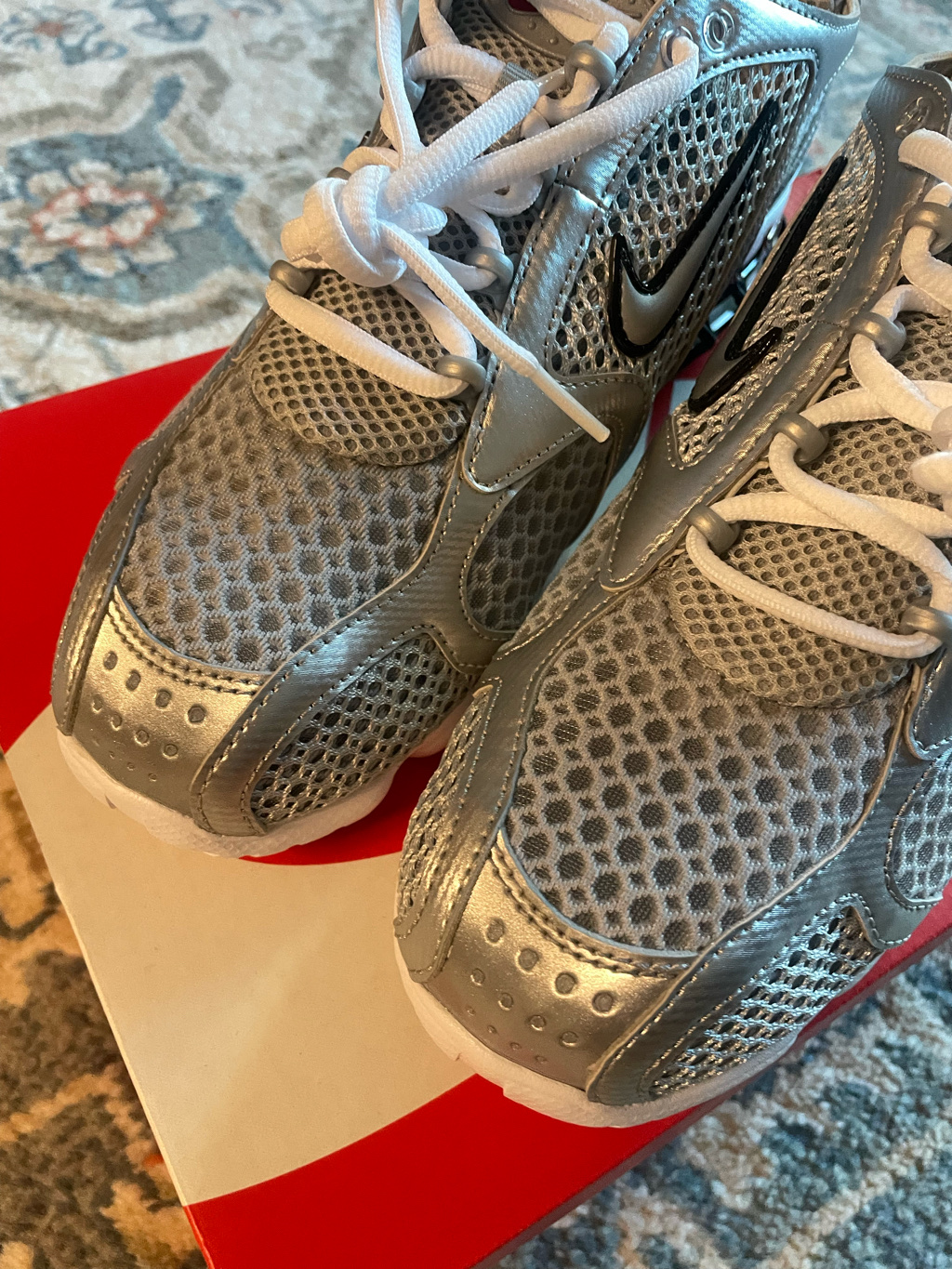 Nike Air Zoom Spiridon Cage 2 Metallic Silver 착용 스타일 - 4