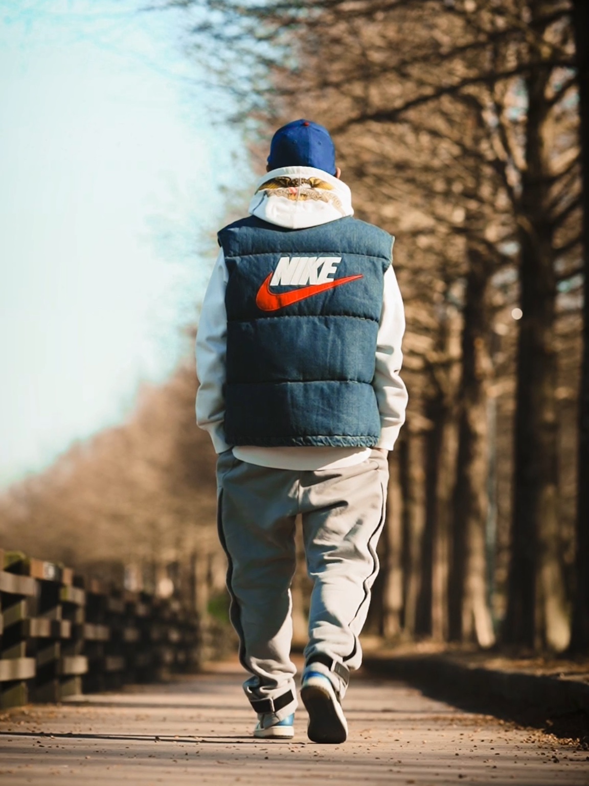 Supreme x Nike Denim Puffer Vest Indigo - 24SS 착용 스타일 - 1