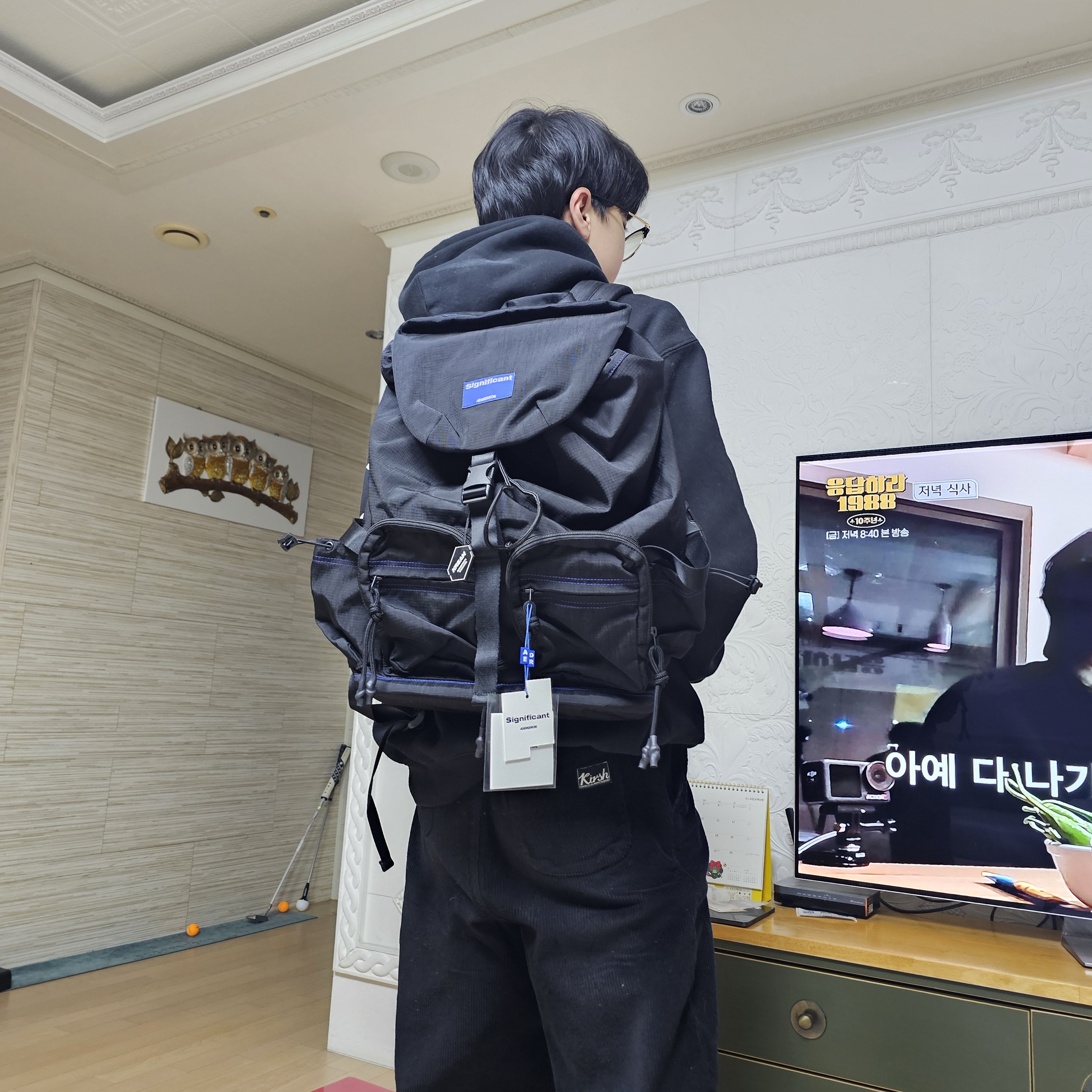 Ader Error Significant Tag Backpack 01 Noir 착용 스타일 - 2