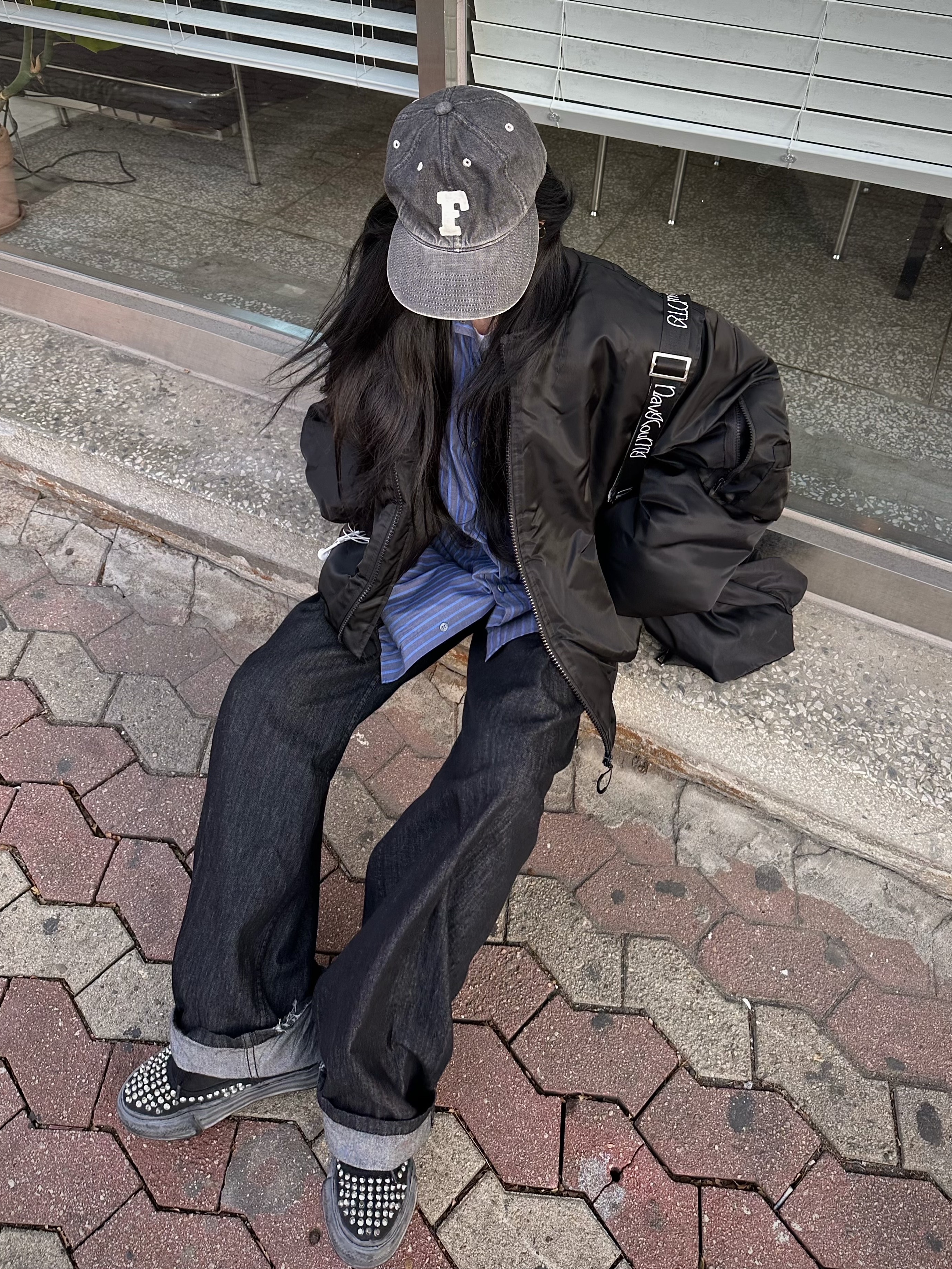 Fullcount 6 Panel Denim Baseball Cap F Patch Black, Maison Mihara Yasuhiro Baker OG Sole Studded Canvas Low-top Sneakers Black Black 착용 스타일 - 3