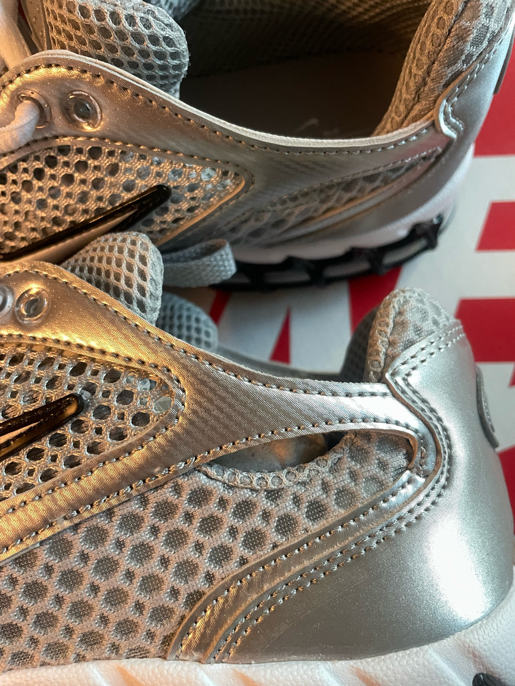Nike Air Zoom Spiridon Cage 2 Metallic Silver 착용 스타일 - 6
