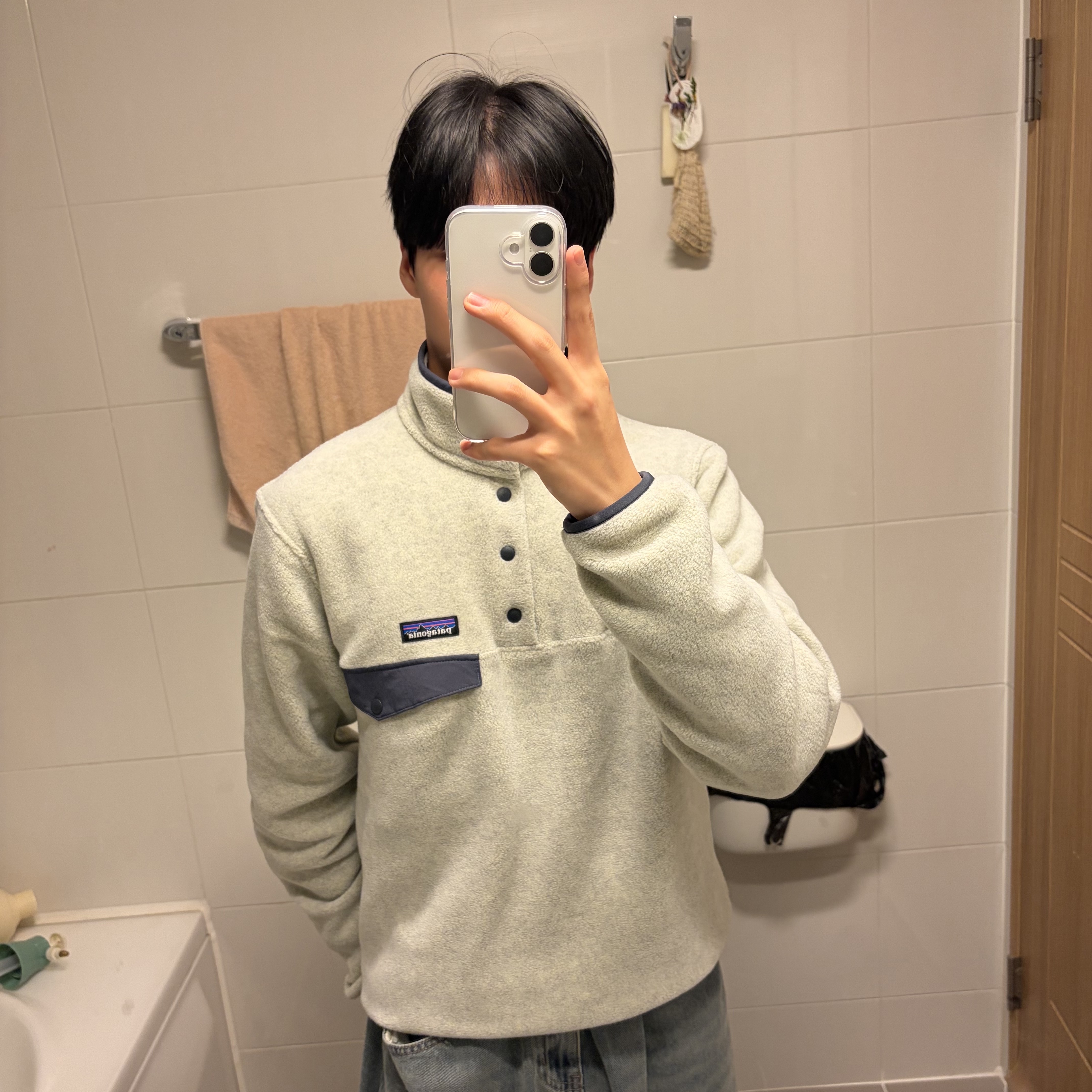 Patagonia Lightweight Synchilla Snap-T Fleece Pullover Oatmeal Heather/Smolder Blue/New Navy 착용 스타일 - 3