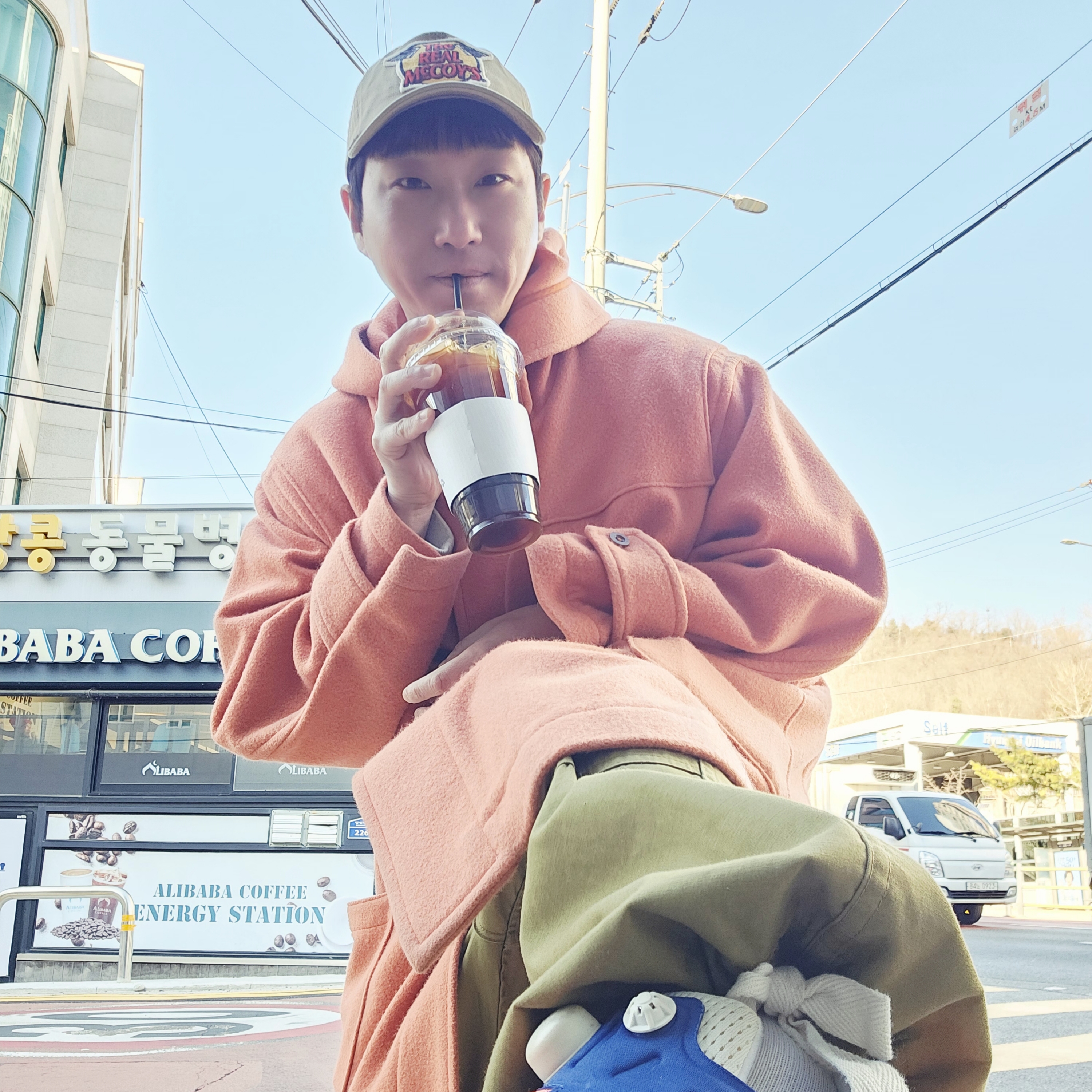 The Real McCoy's Logo Baseball Cap Khaki, Reebok x Adidas Instapump Fury Boost Prototype 착용 스타일 - 3