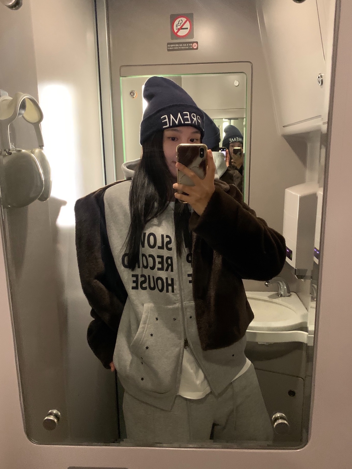 SLOW RECORD HOUSE Typo Star Hood Zip-Up Grey 착용 스타일 - 4