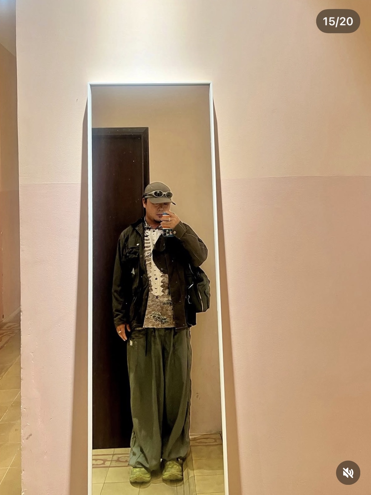 Our Legacy Borrowed Shirt Lowa Flannel Check Pink Grey, And Wander Oversized Cargo Short Pants Navy 착용 스타일 - 5