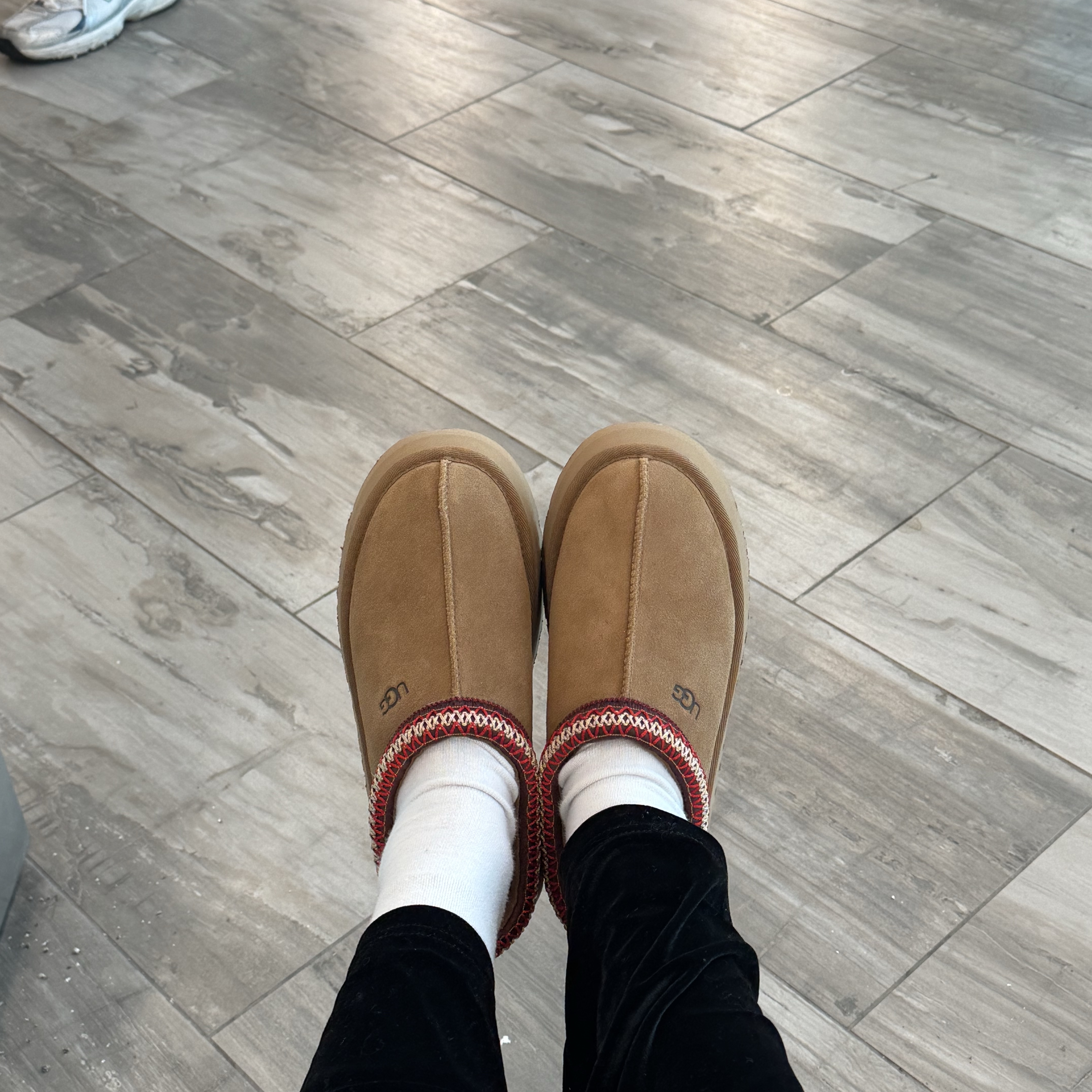 (W) UGG Tazz II Chestnut 착용 스타일 - 2
