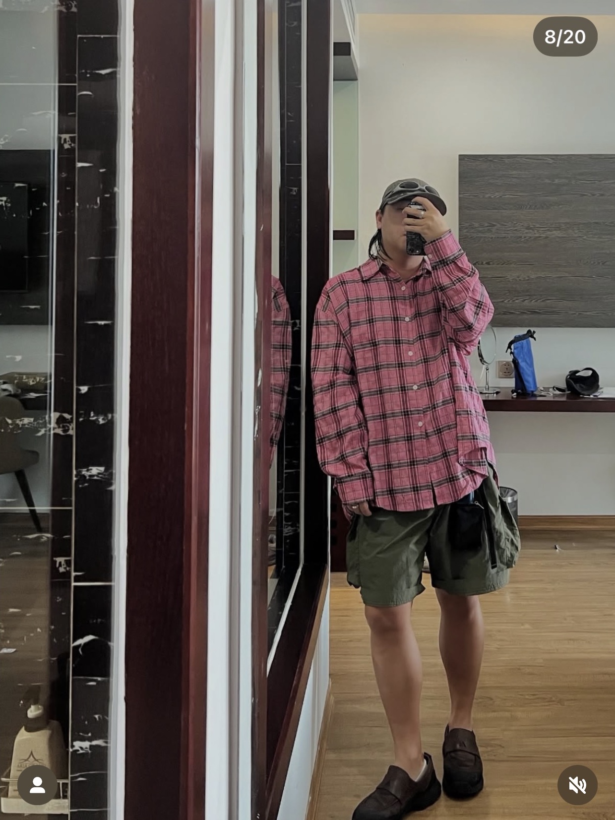 Our Legacy Borrowed Shirt Lowa Flannel Check Pink Grey, And Wander Oversized Cargo Short Pants Navy 착용 스타일 - 1