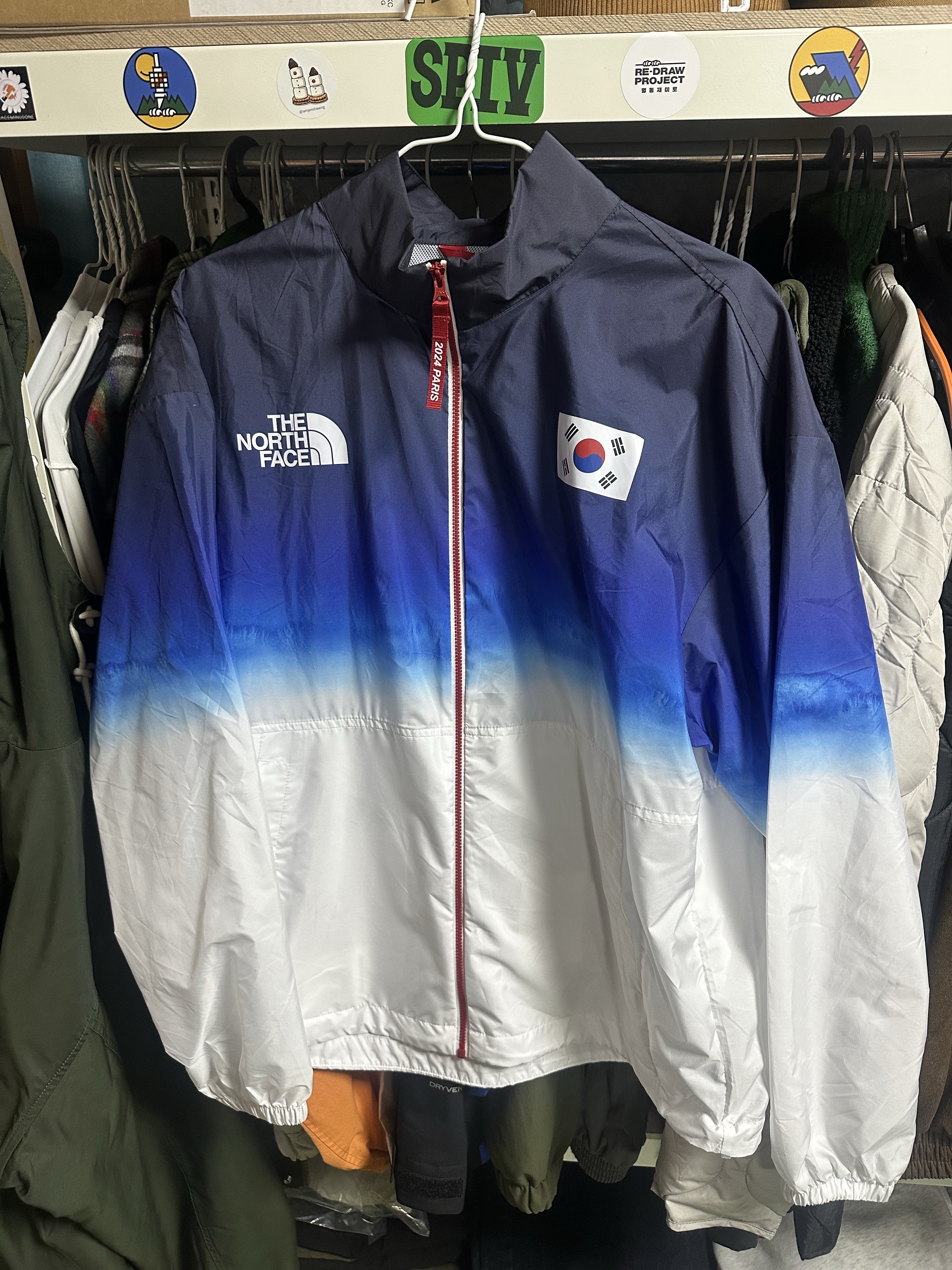 The North Face PO Team Korea Reston Jacket White 착용 스타일